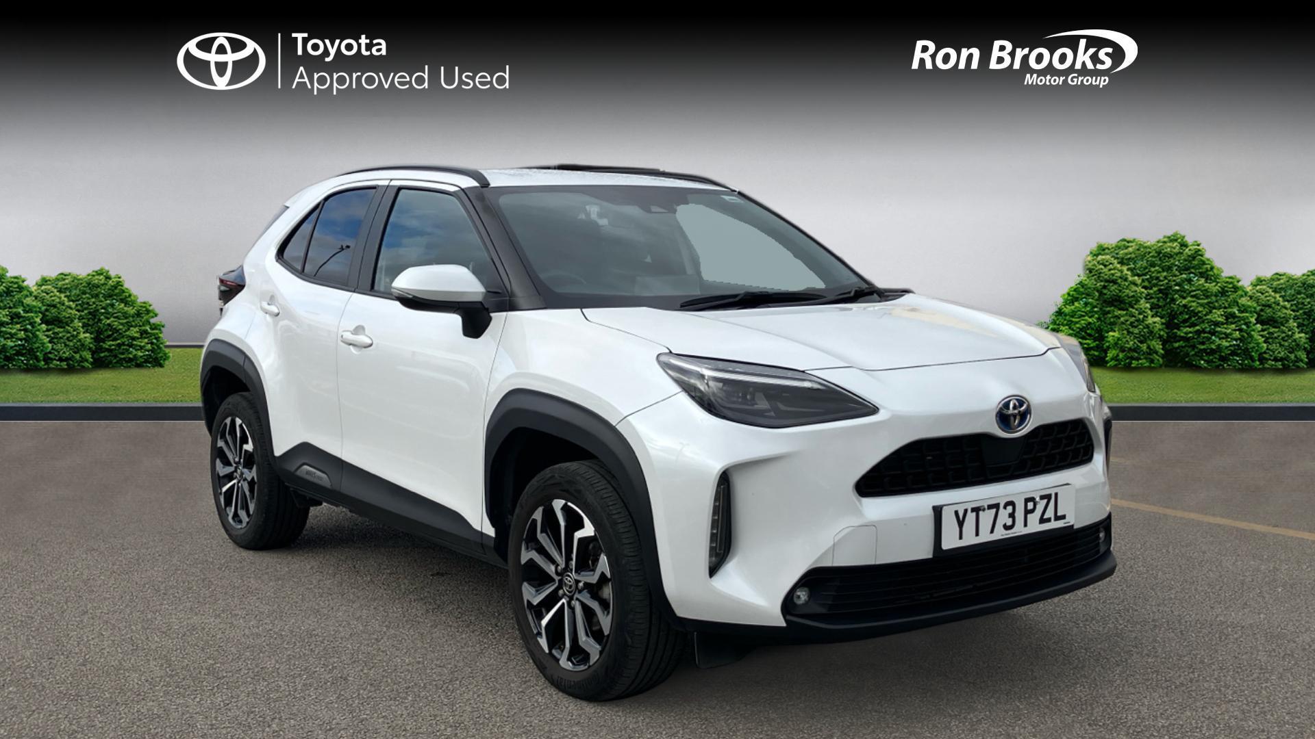 White 2023 Toyota Yaris Cross Estate Front-wheel drive Automatic