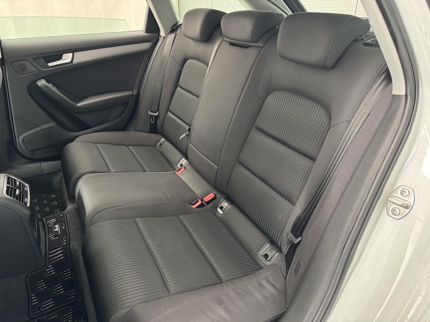 Audi A4 Avant view 62