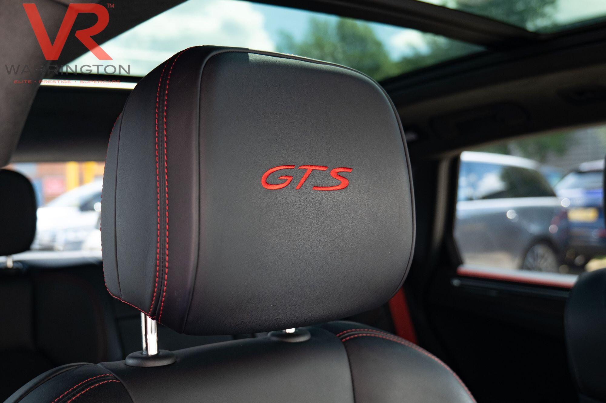 Porsche Macan view 29