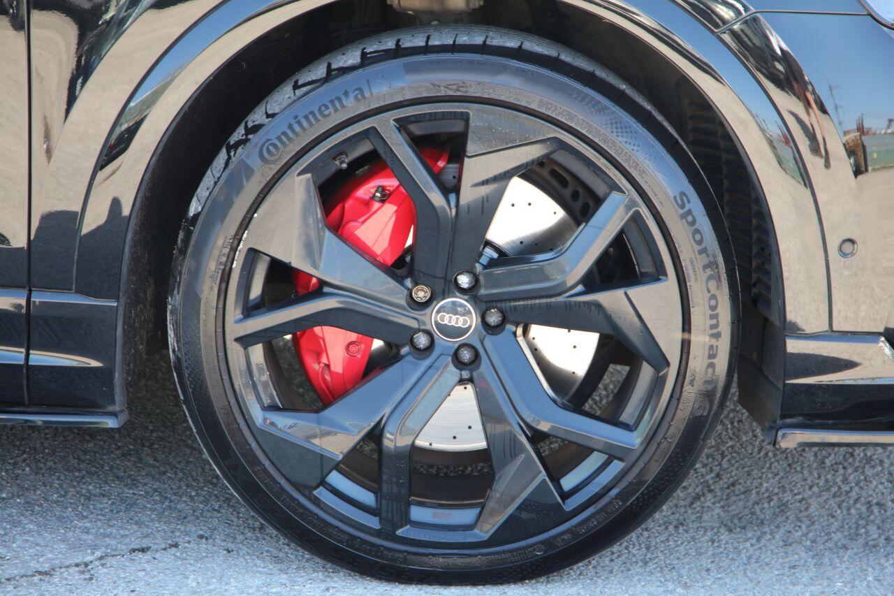 Audi RS Q8 view 17