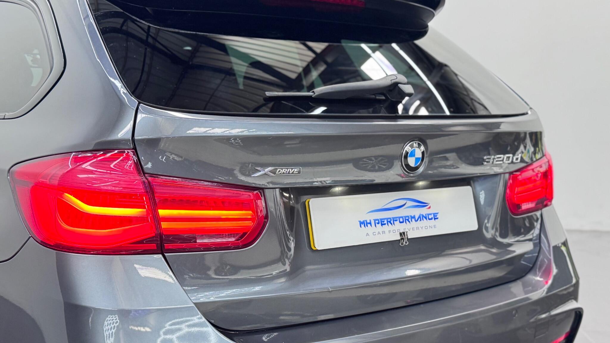 BMW 3 Series view 9