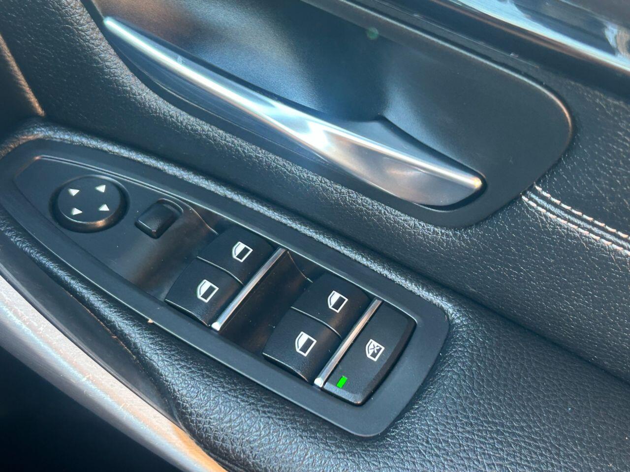 BMW 3 Series view 28