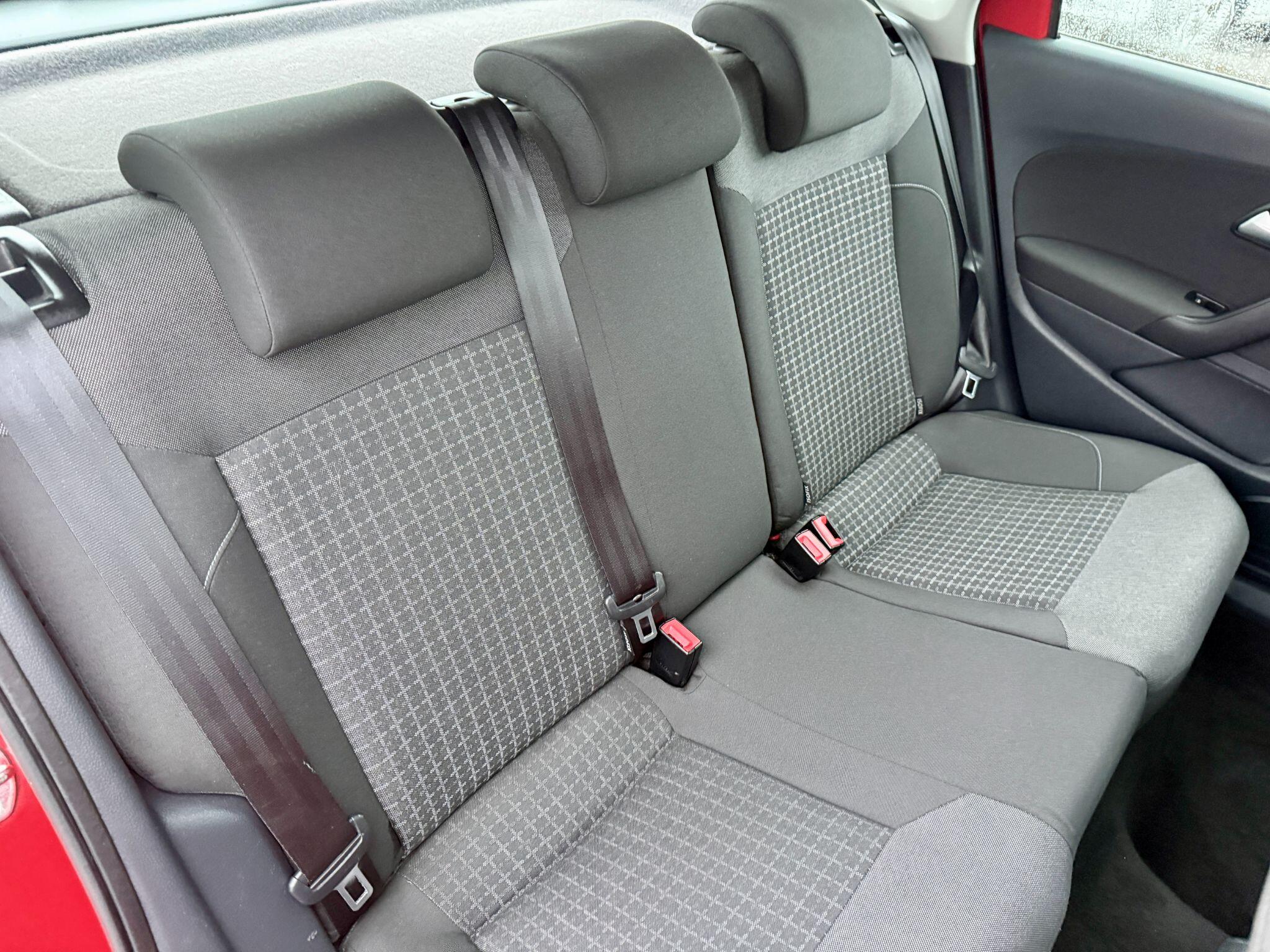 2015 Volkswagen Polo image 19