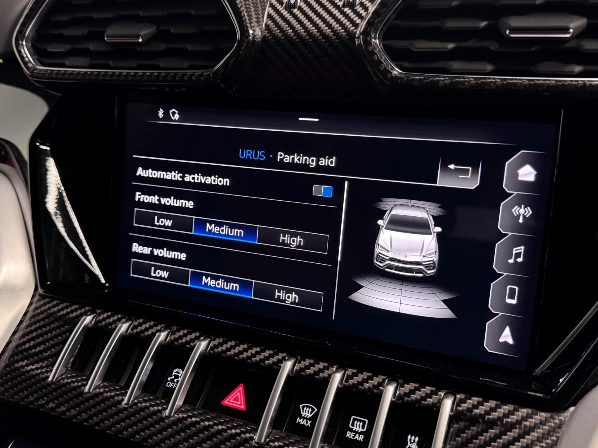 Lamborghini Urus view 70