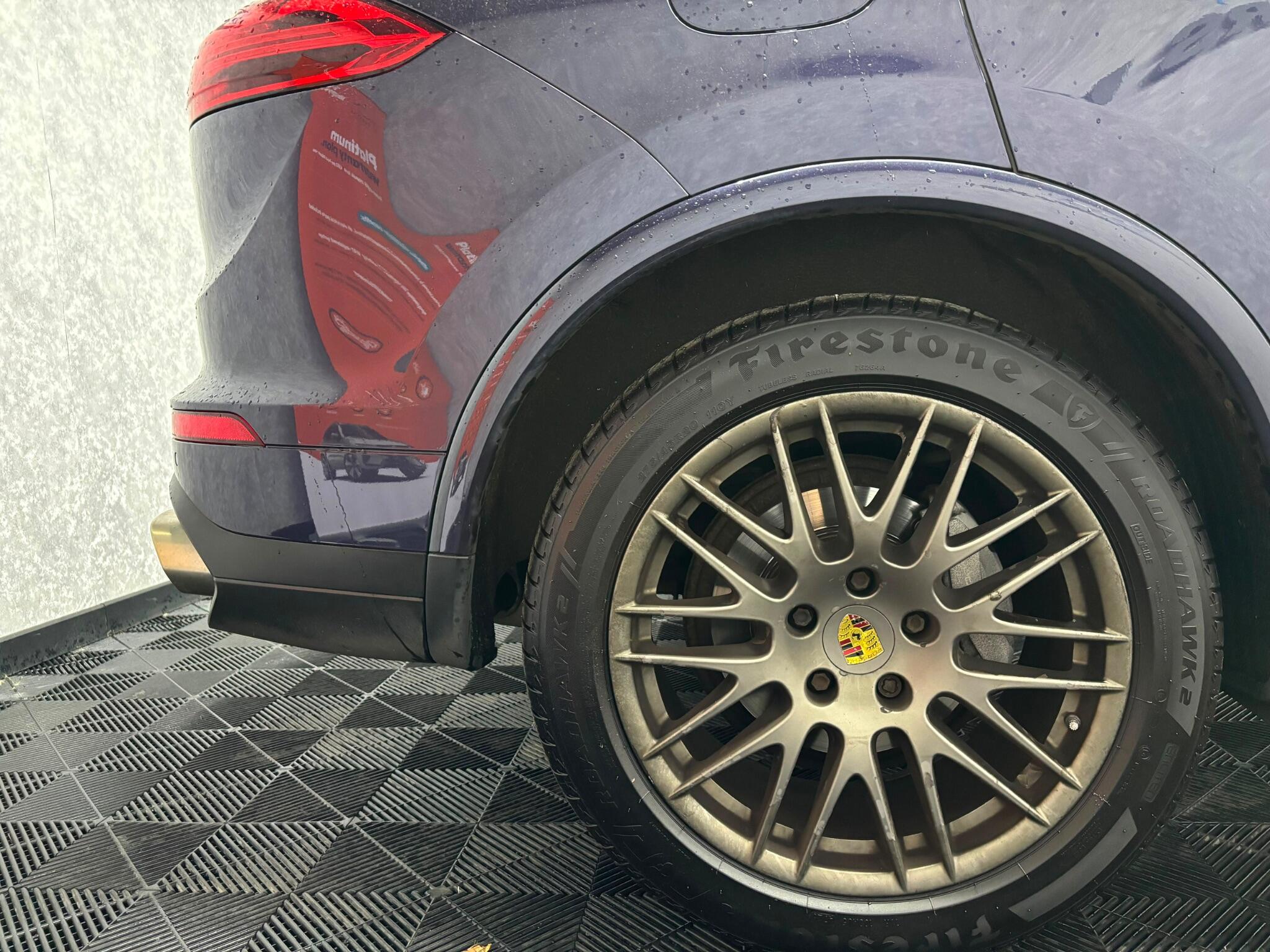 Porsche Cayenne view 19