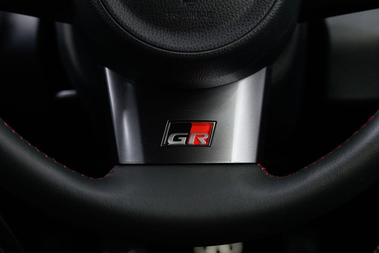 Toyota Yaris view 30