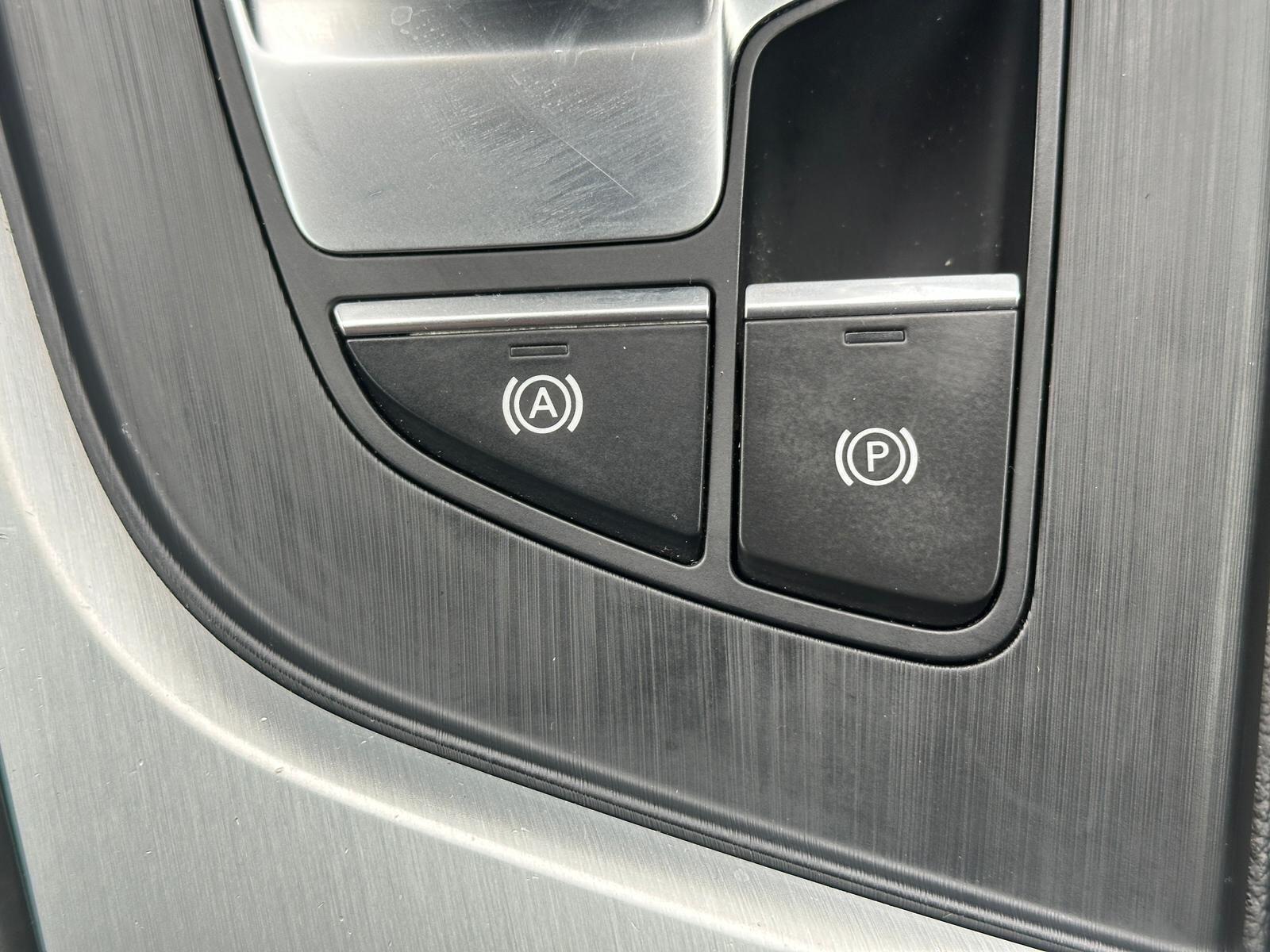Audi A4 view 22