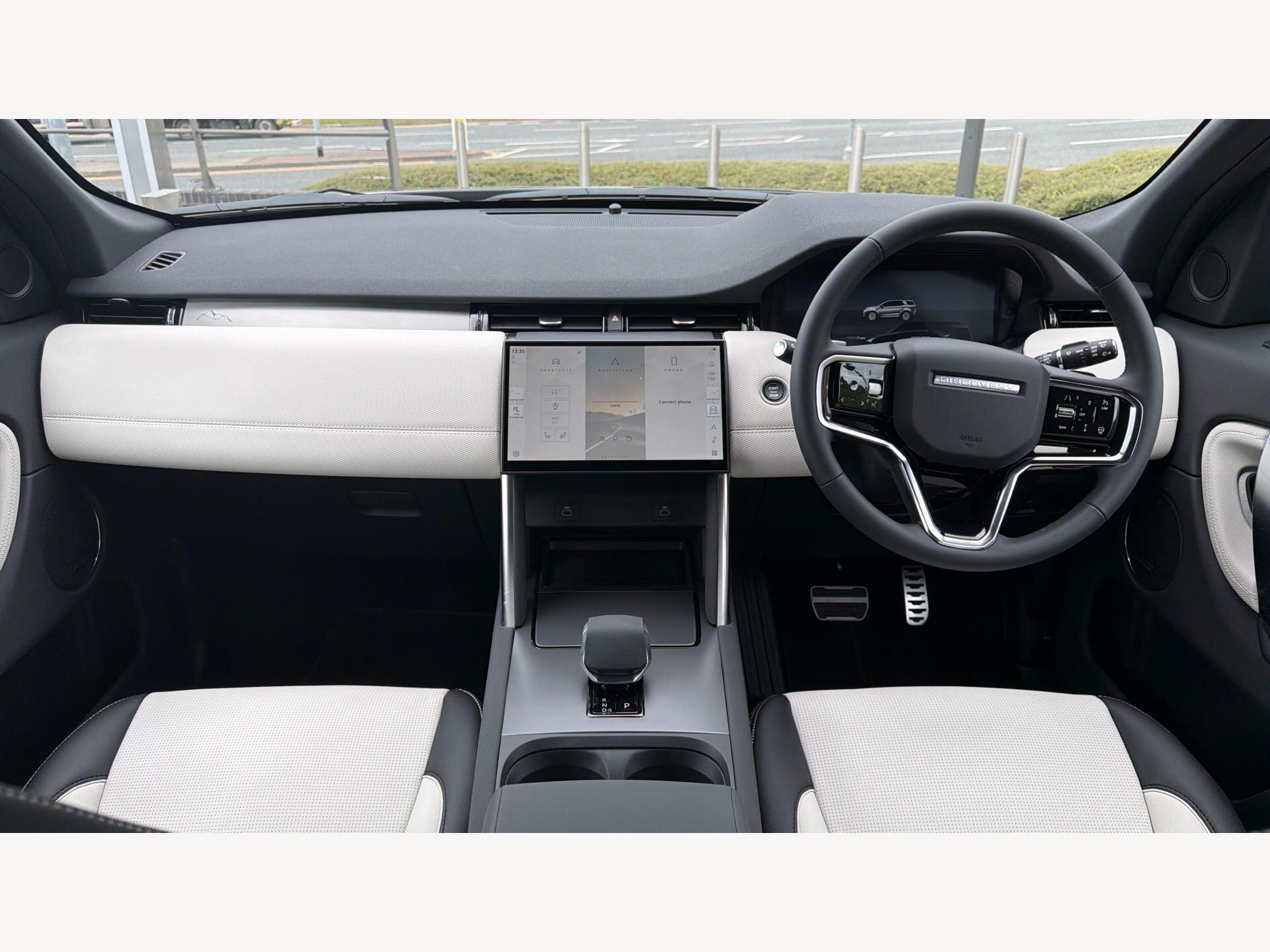 Land Rover Discovery Sport view 11
