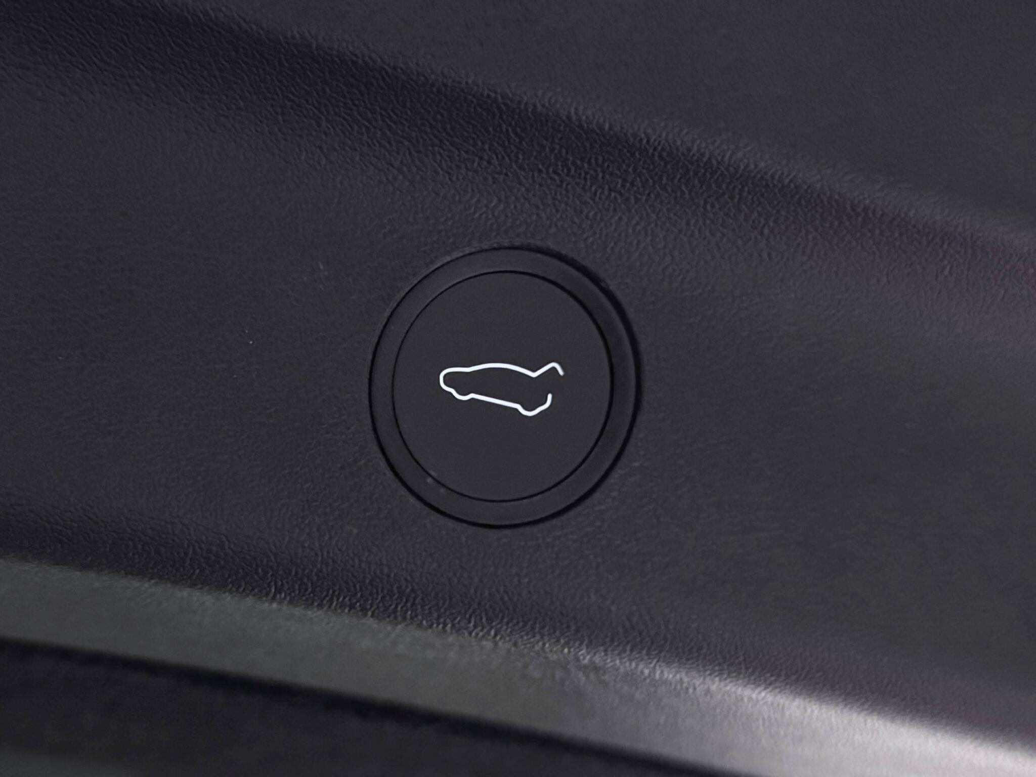 Tesla Model Y view 9