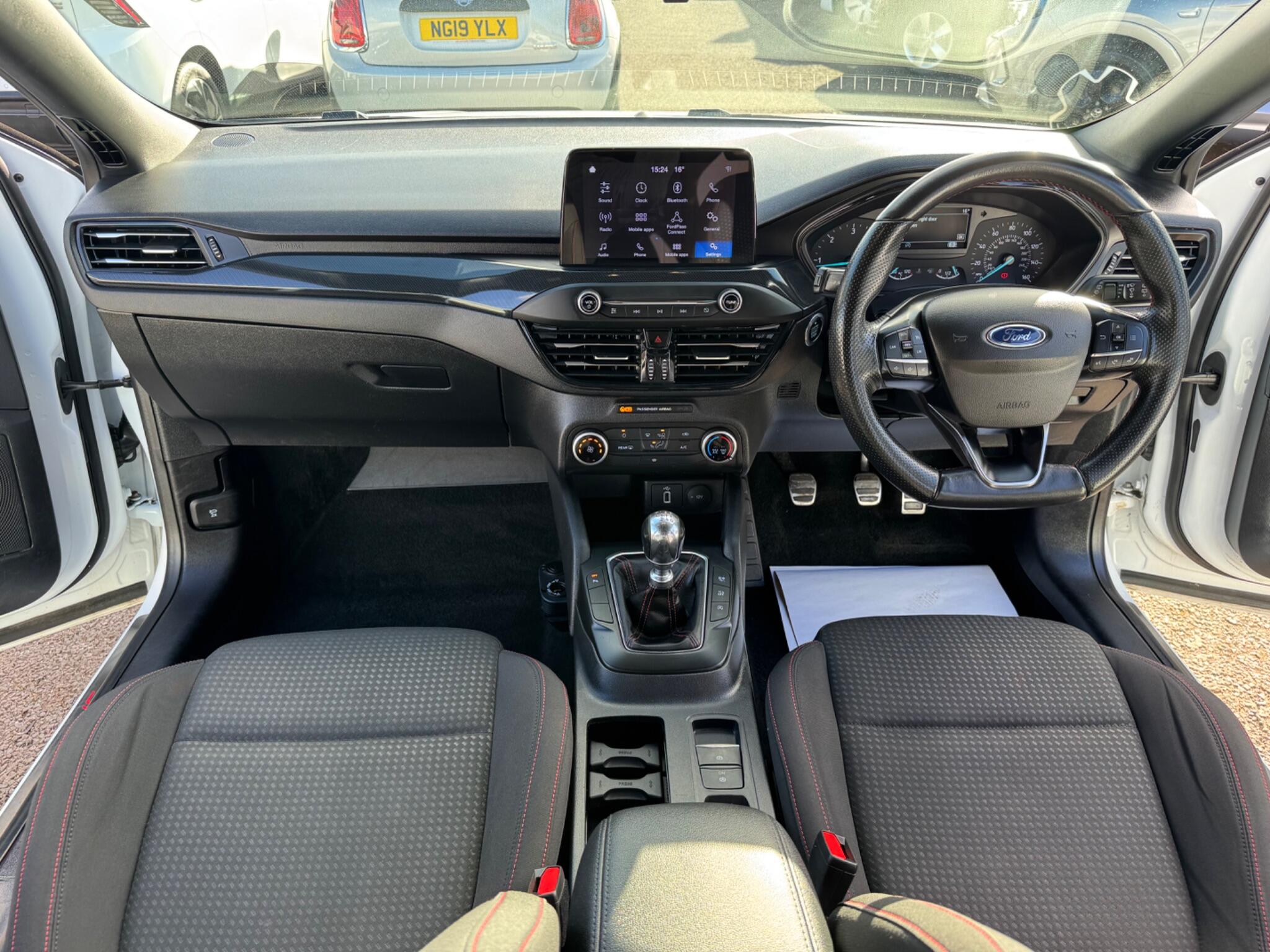 Ford Focus view 4
