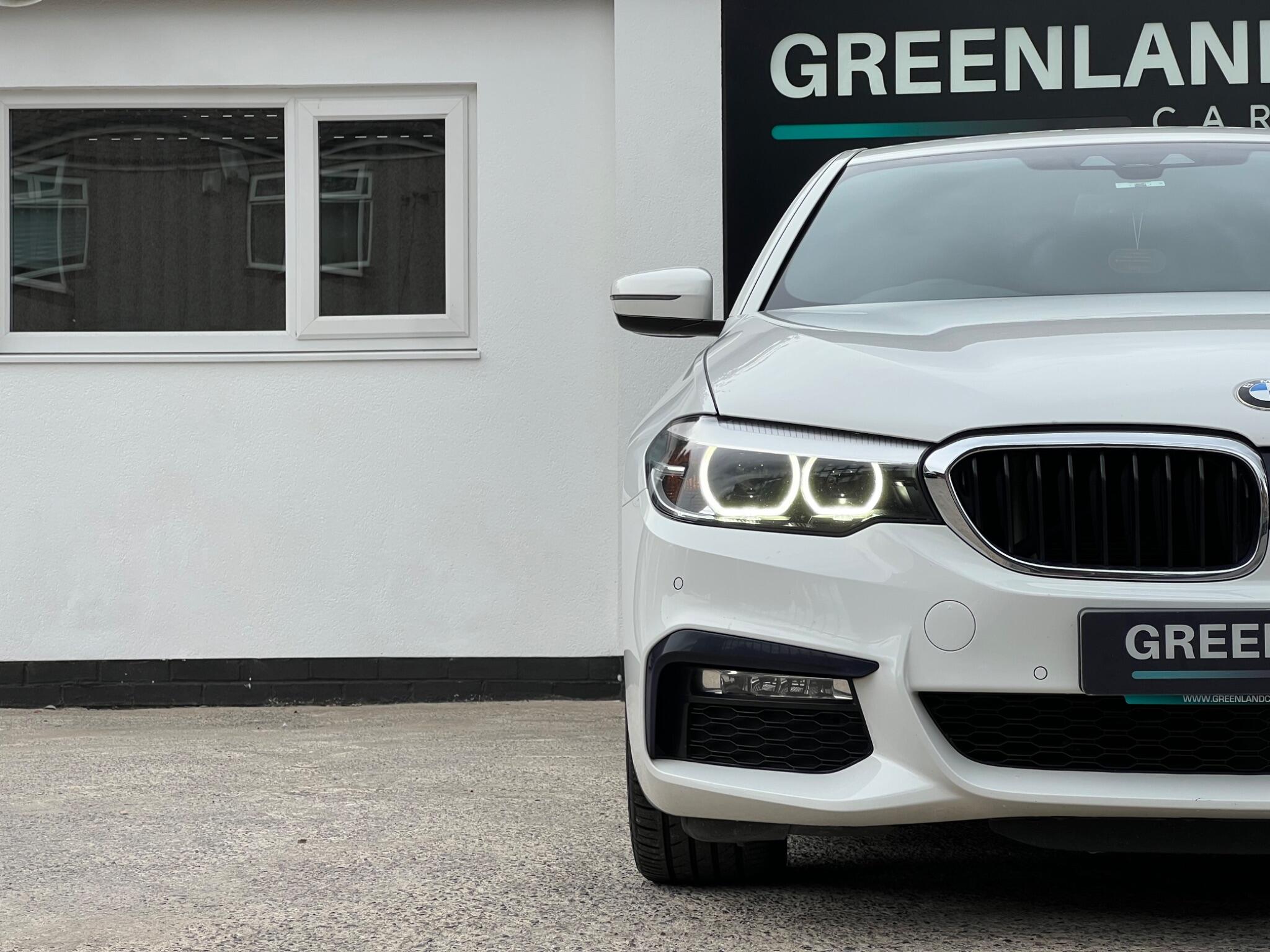 BMW 5 Series view 24