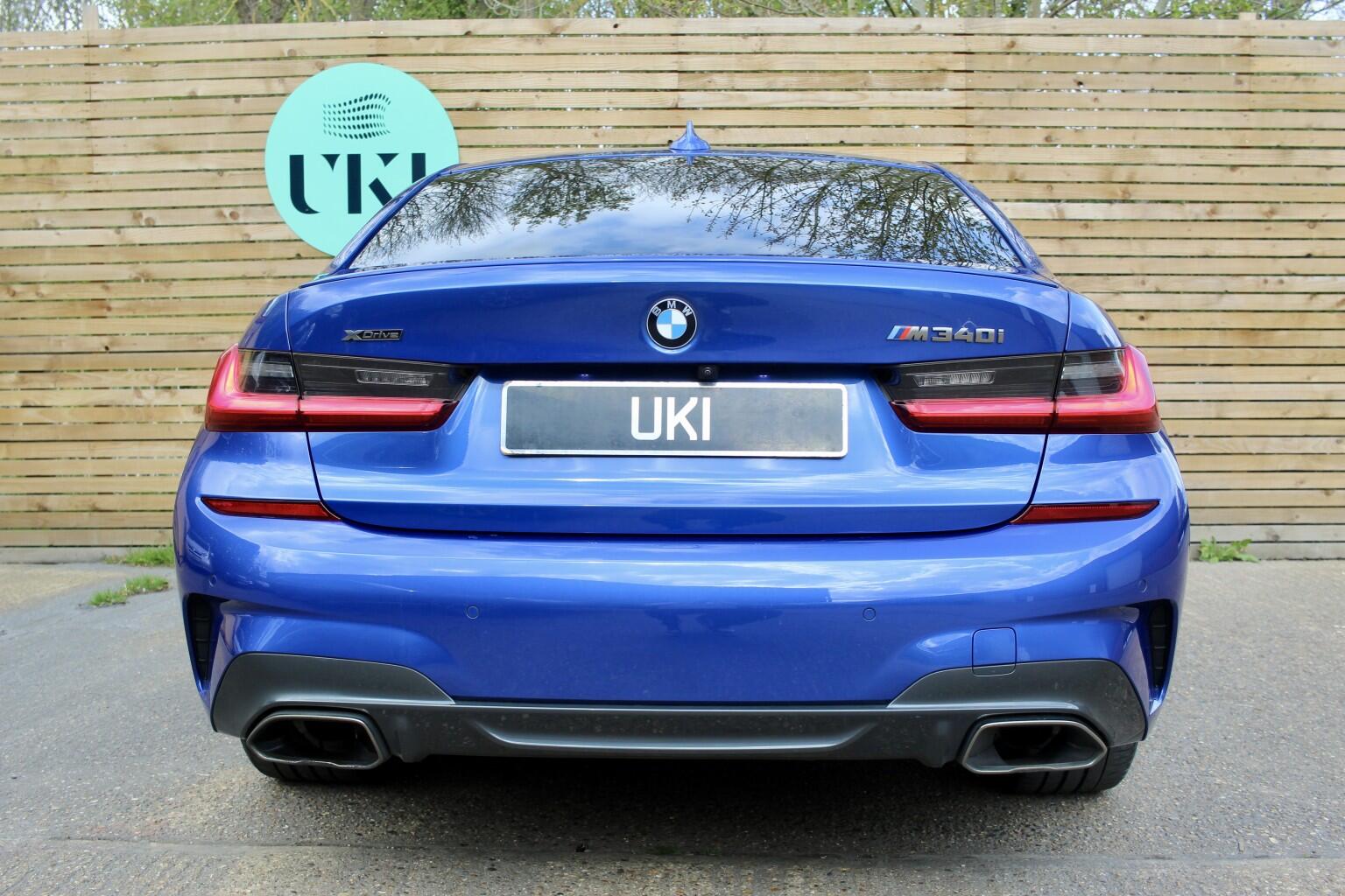 BMW 3 Series view 6