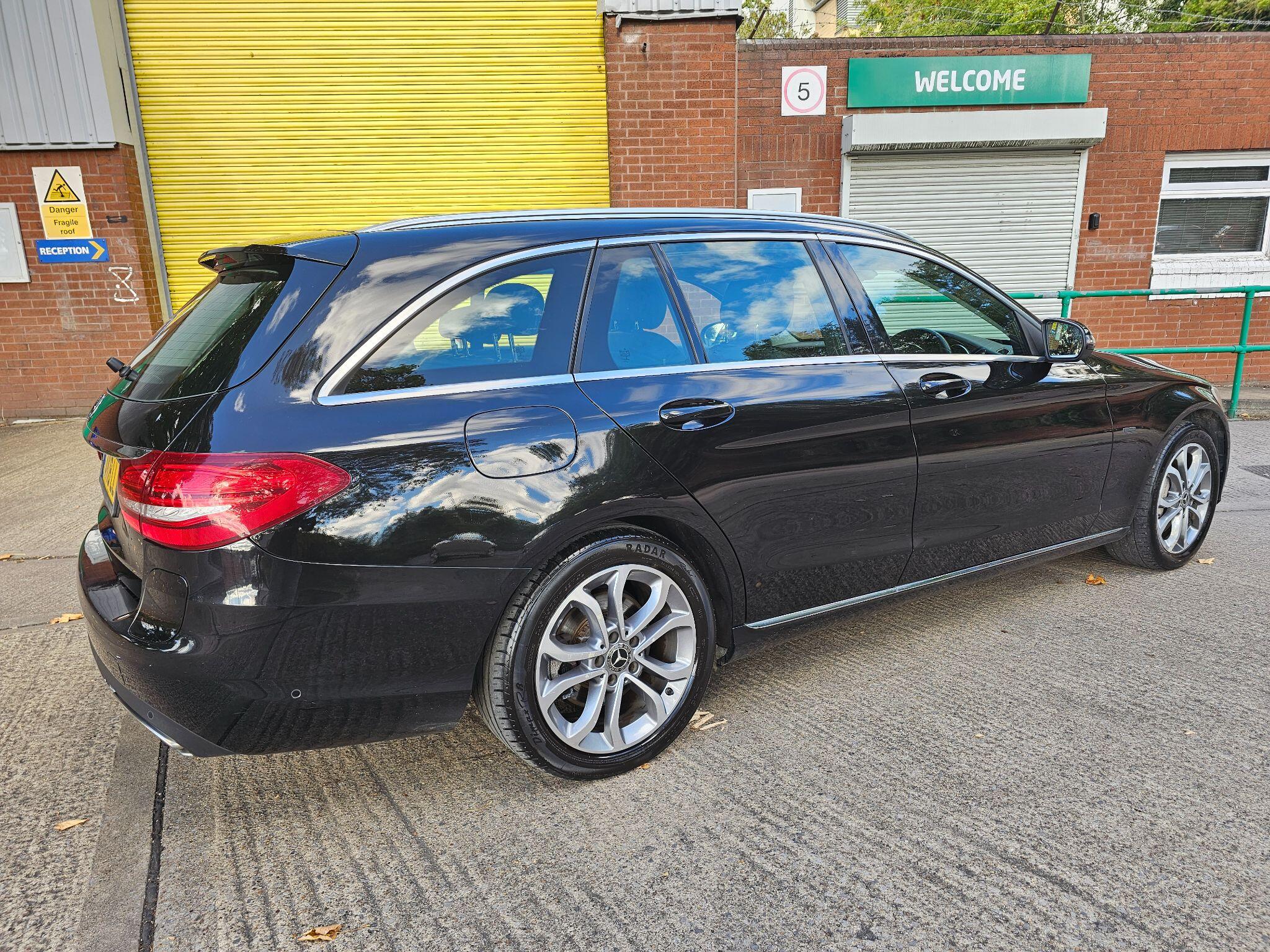 Mercedes-Benz C-Class view 11