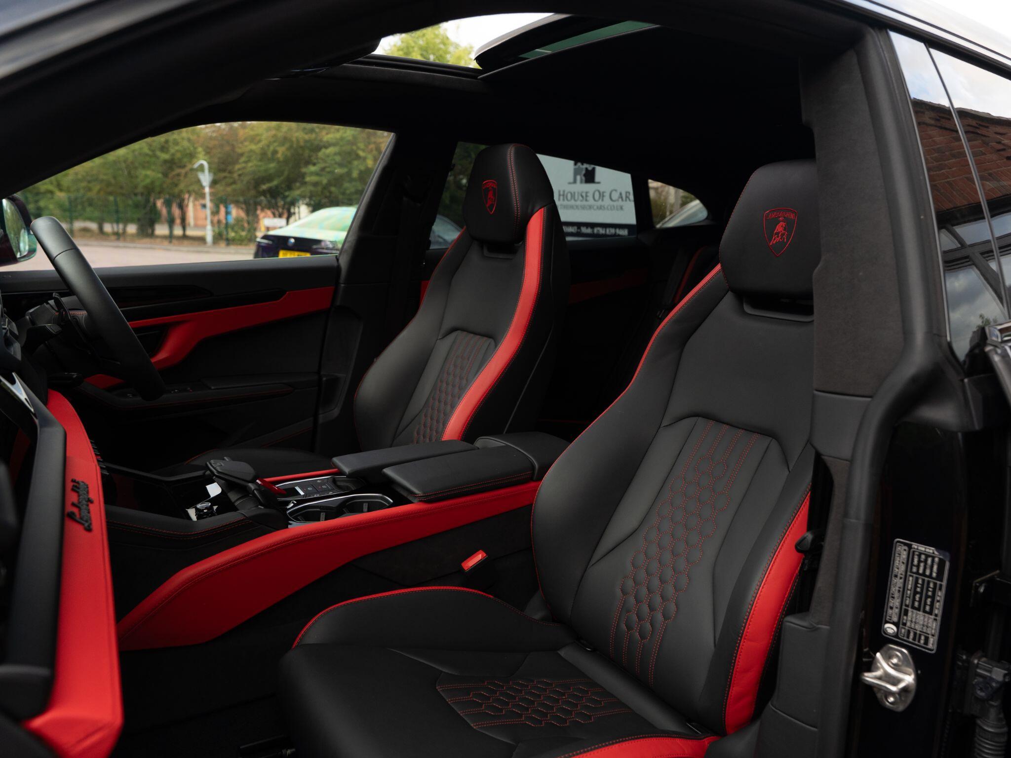 Lamborghini Urus view 47