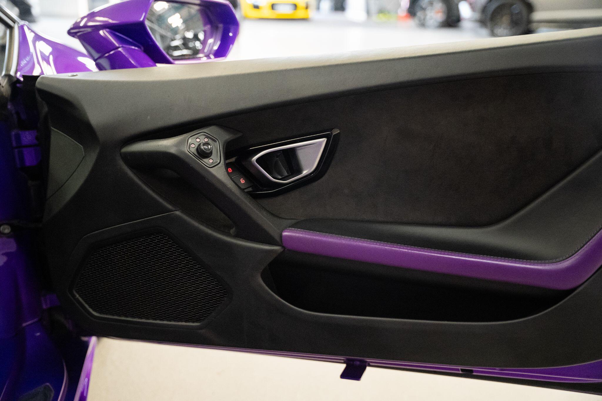 Lamborghini Huracan view 25