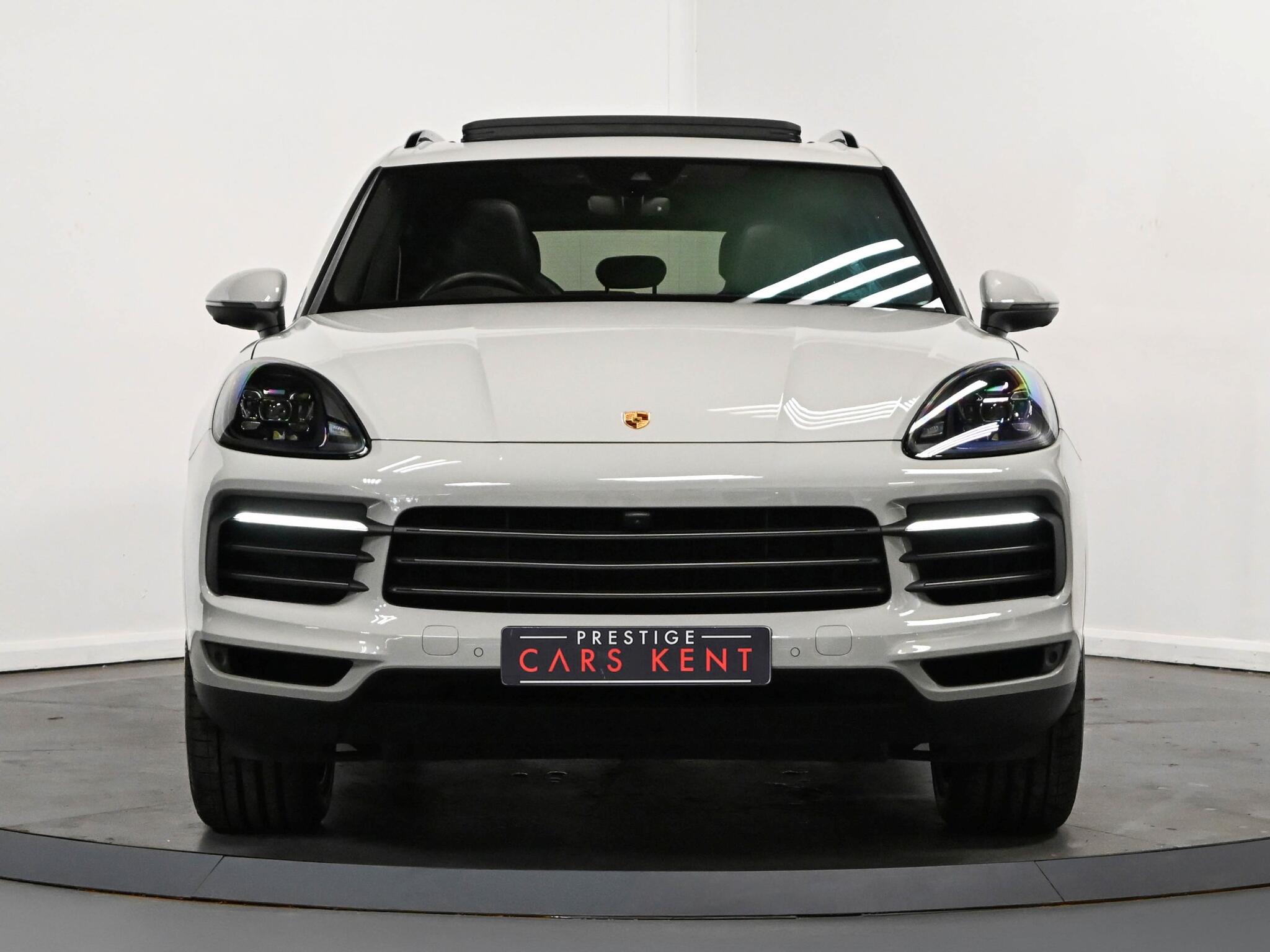 Porsche Cayenne view 26