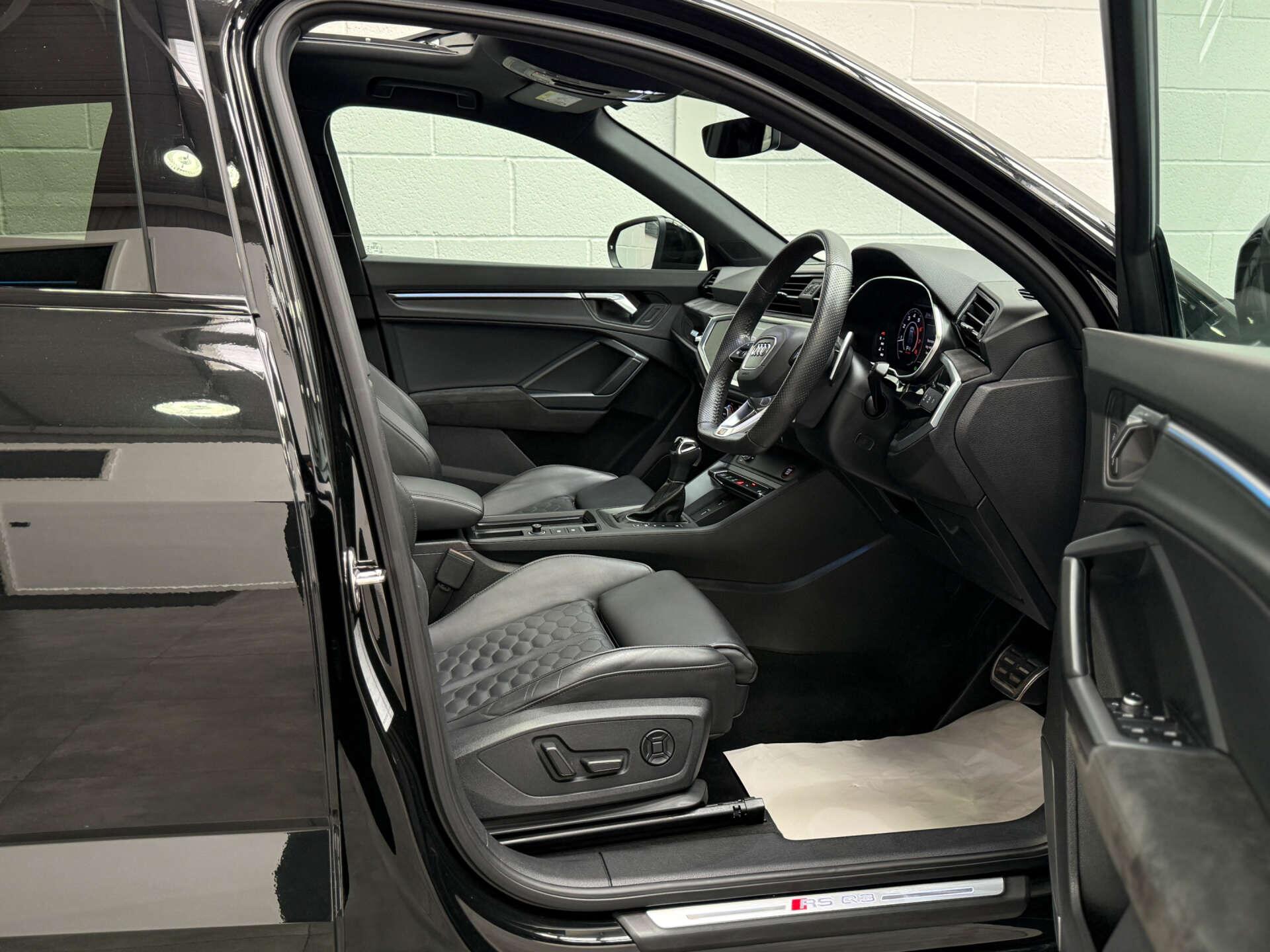 Audi RS Q3 view 17