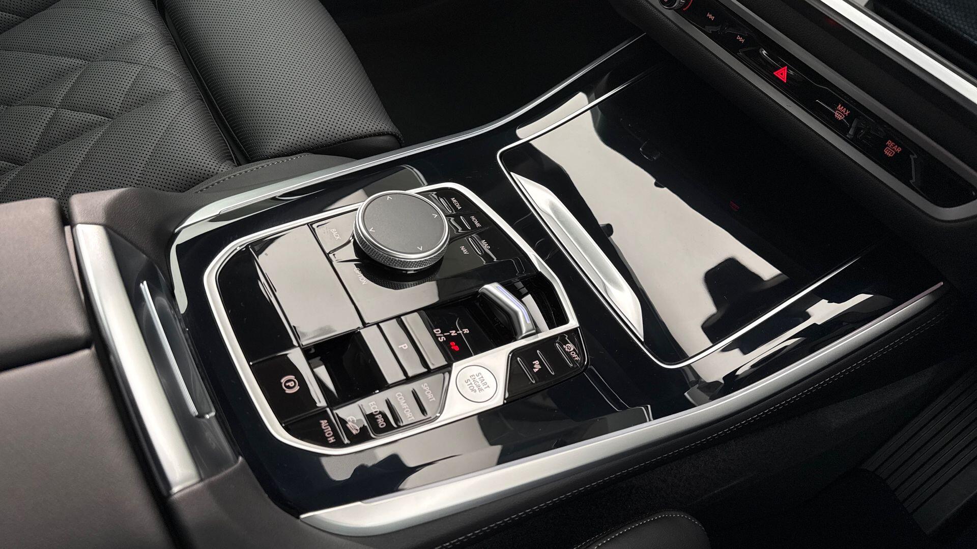 BMW X5 view 10