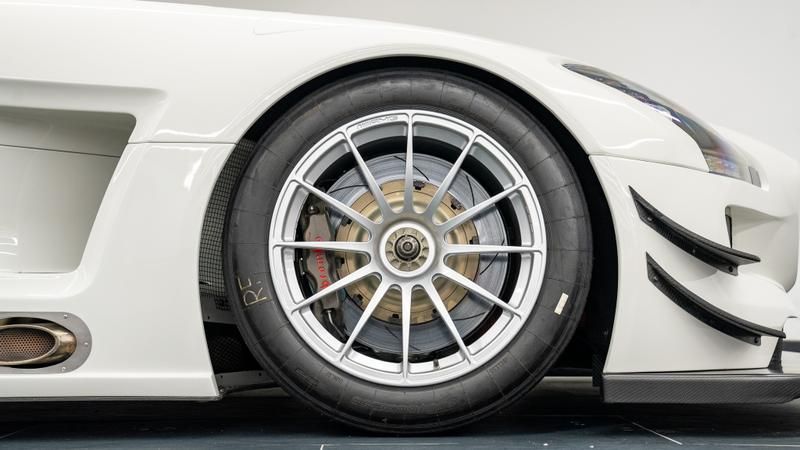 Mercedes-Benz SLS view 22