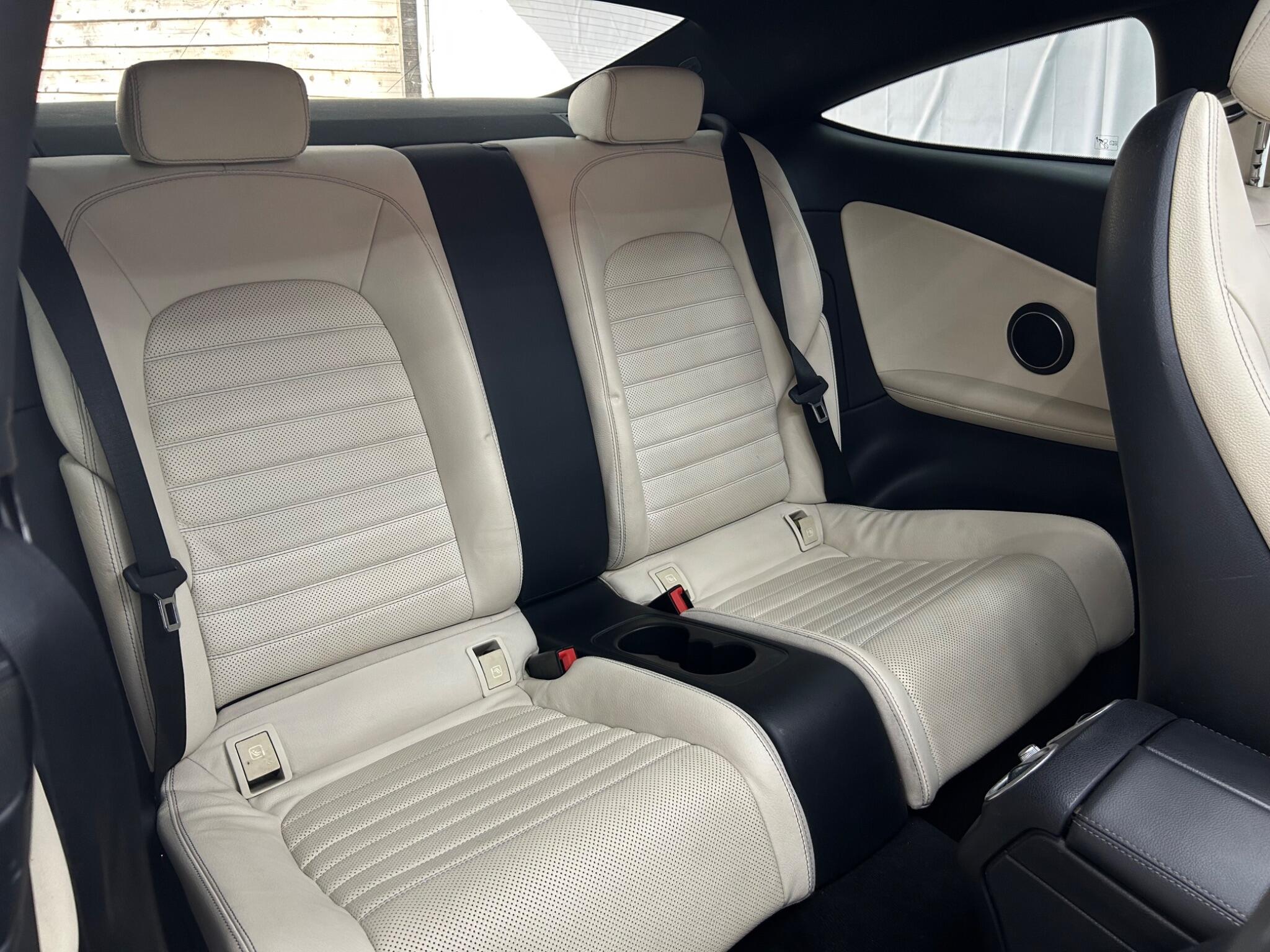 Mercedes-Benz C-Class view 23