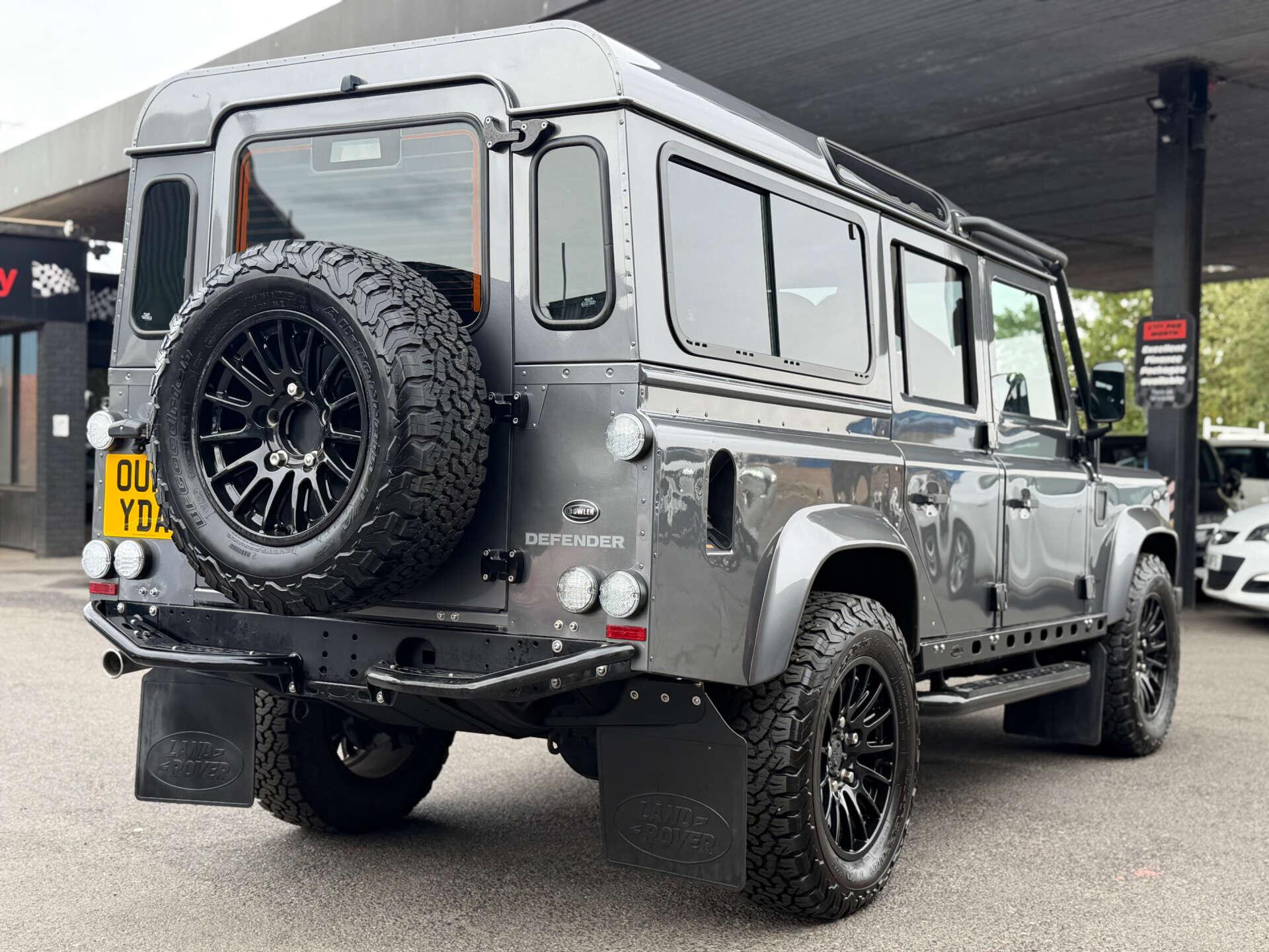 Land Rover Defender 110 view 2