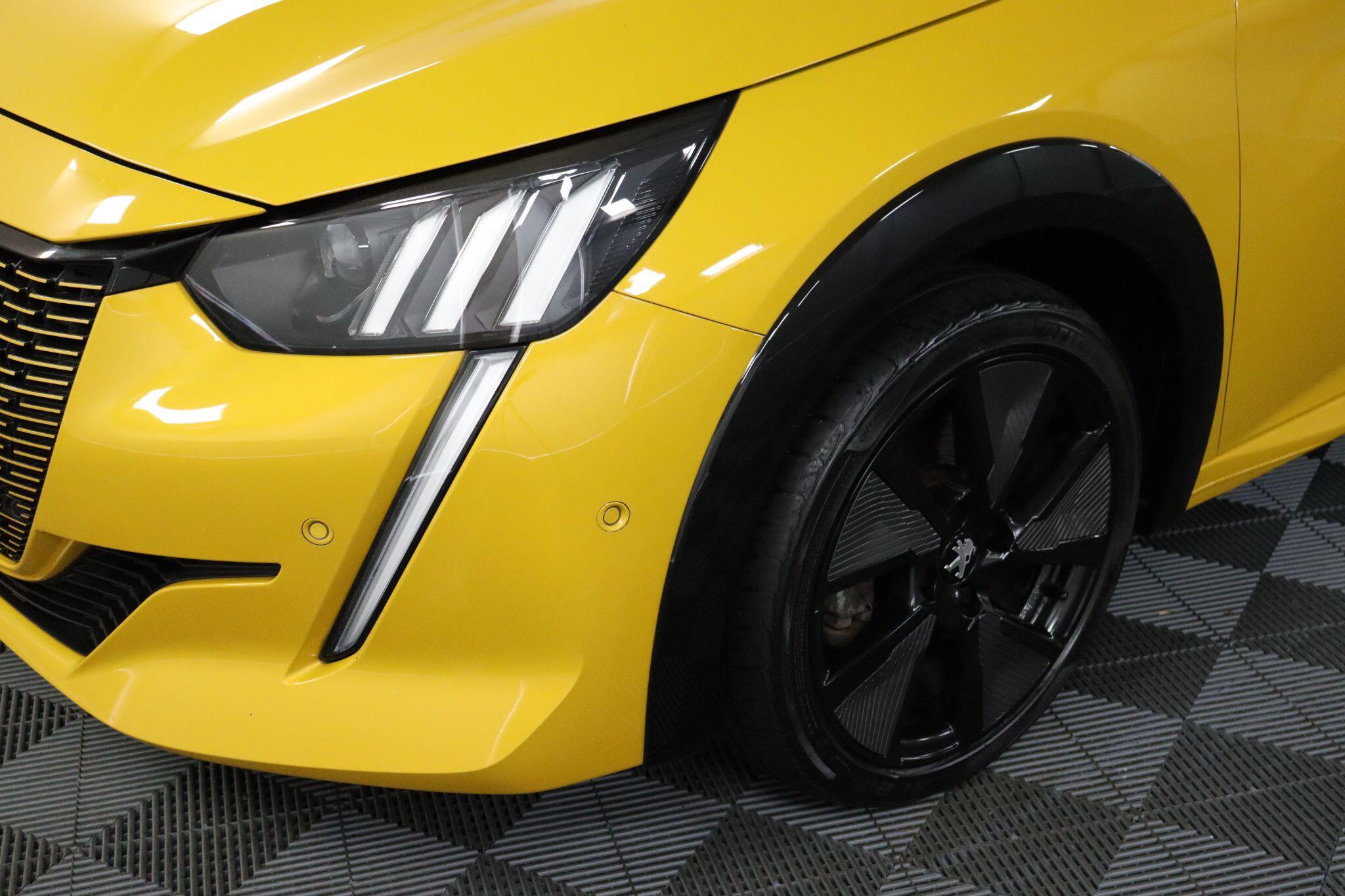 Peugeot E-208 view 32