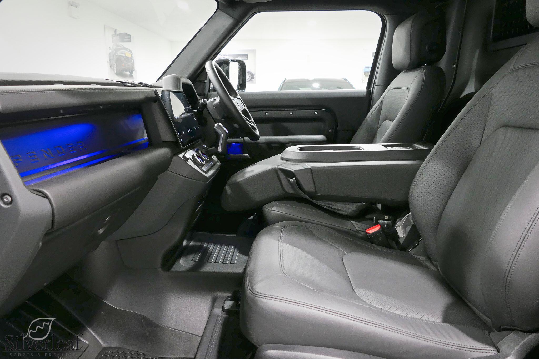 Land Rover Defender view 5
