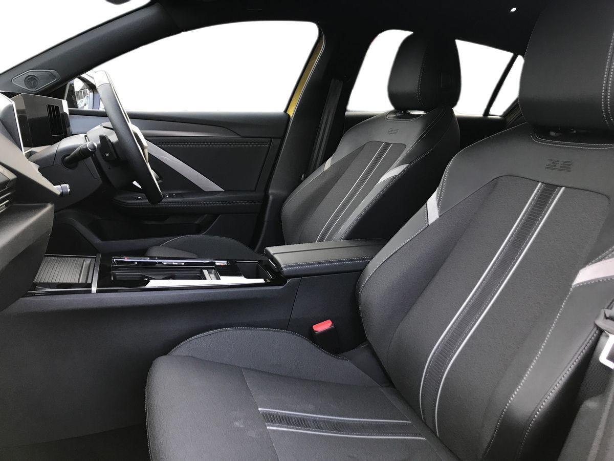 Vauxhall Astra view 6