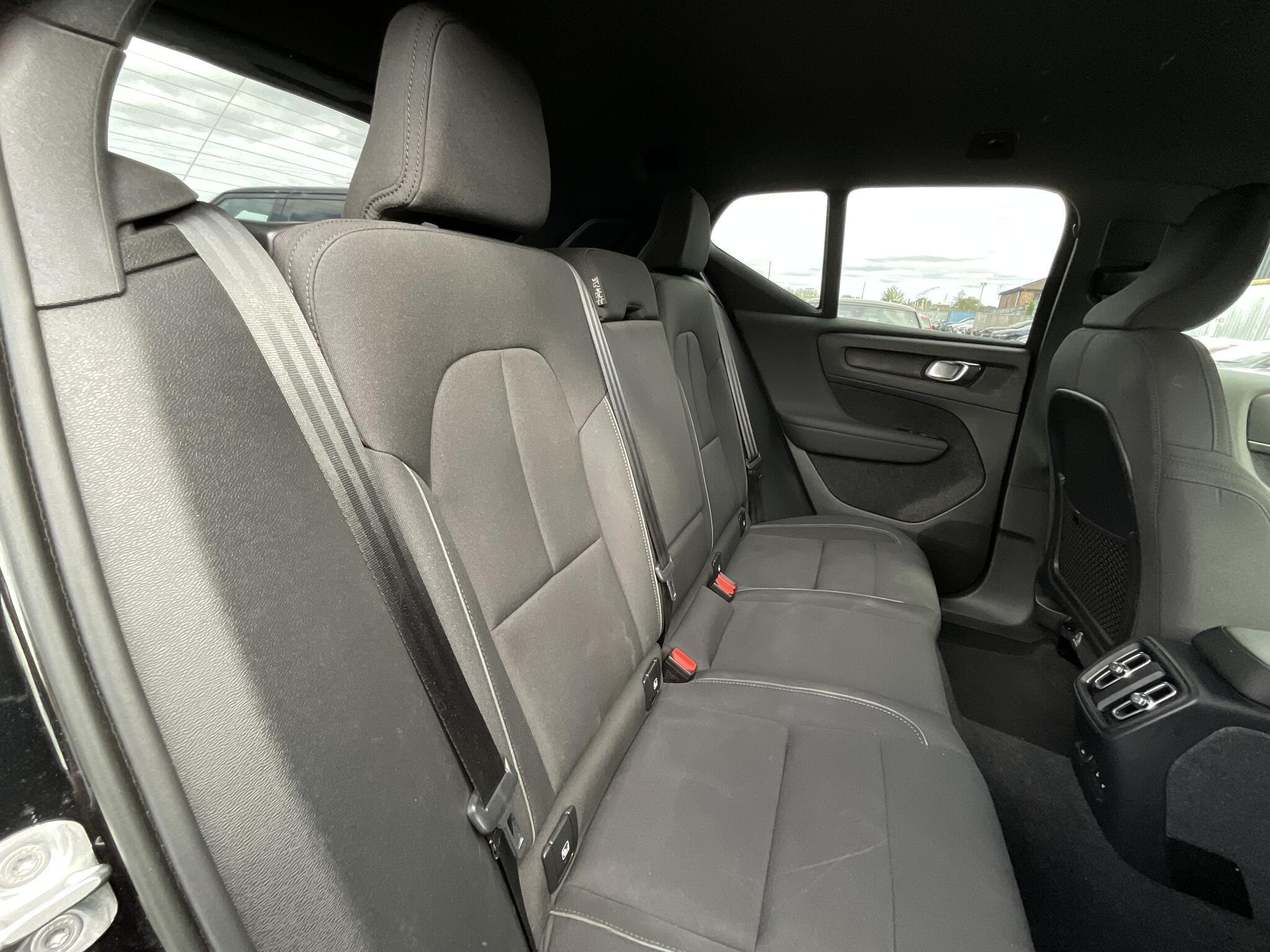 Volvo XC40 view 13