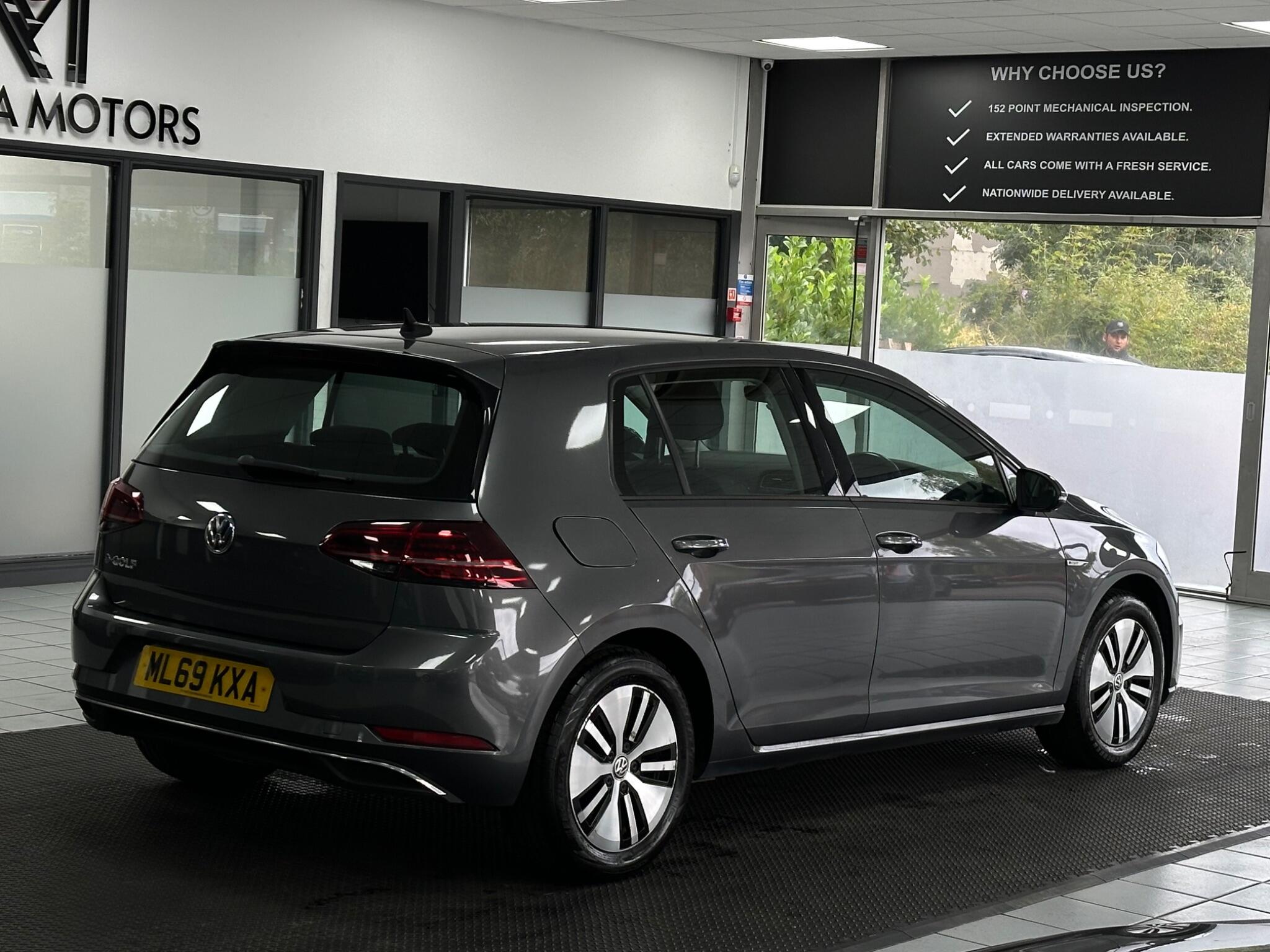 Volkswagen E-Golf view 14