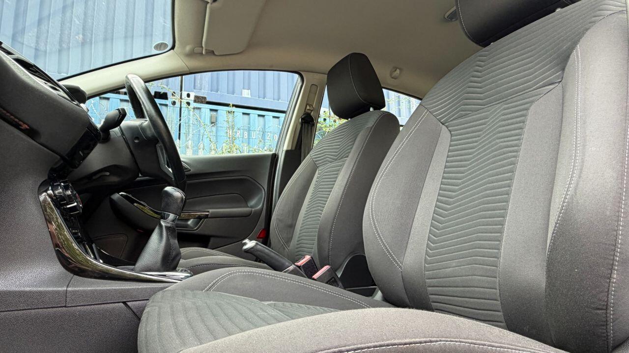 Ford Fiesta view 9