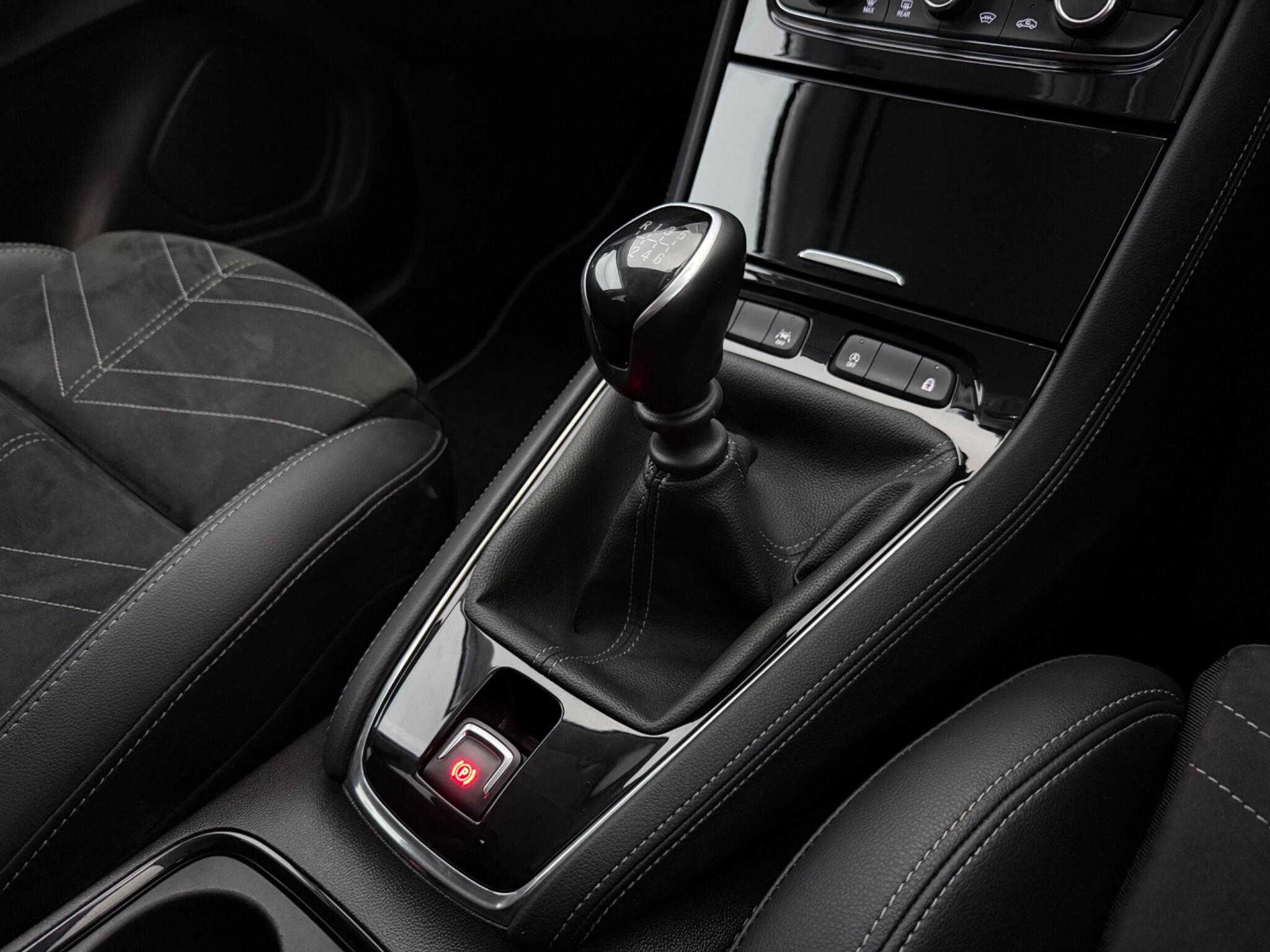 Vauxhall Grandland view 12
