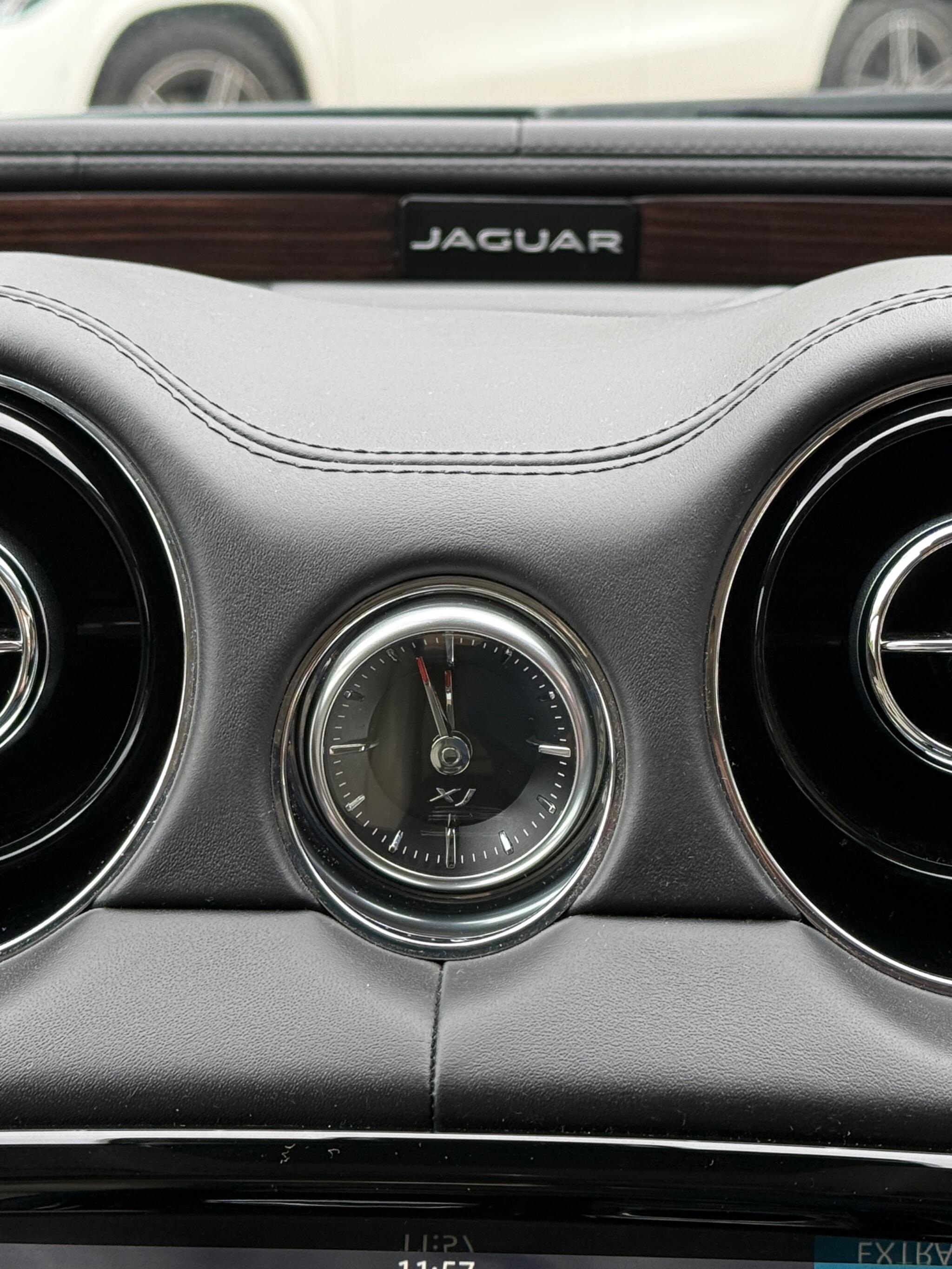 Jaguar XJ view 33