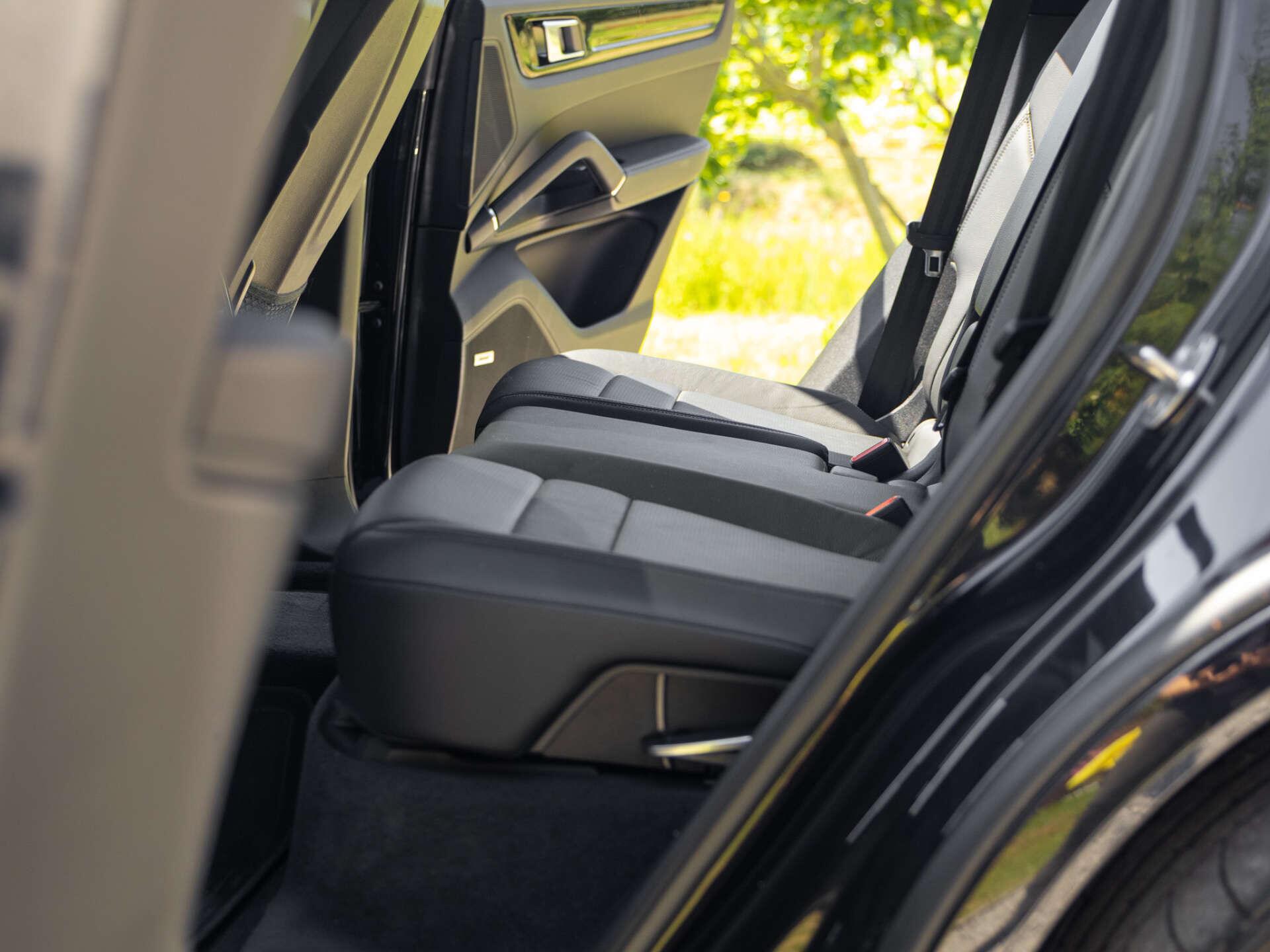 Porsche Cayenne view 24