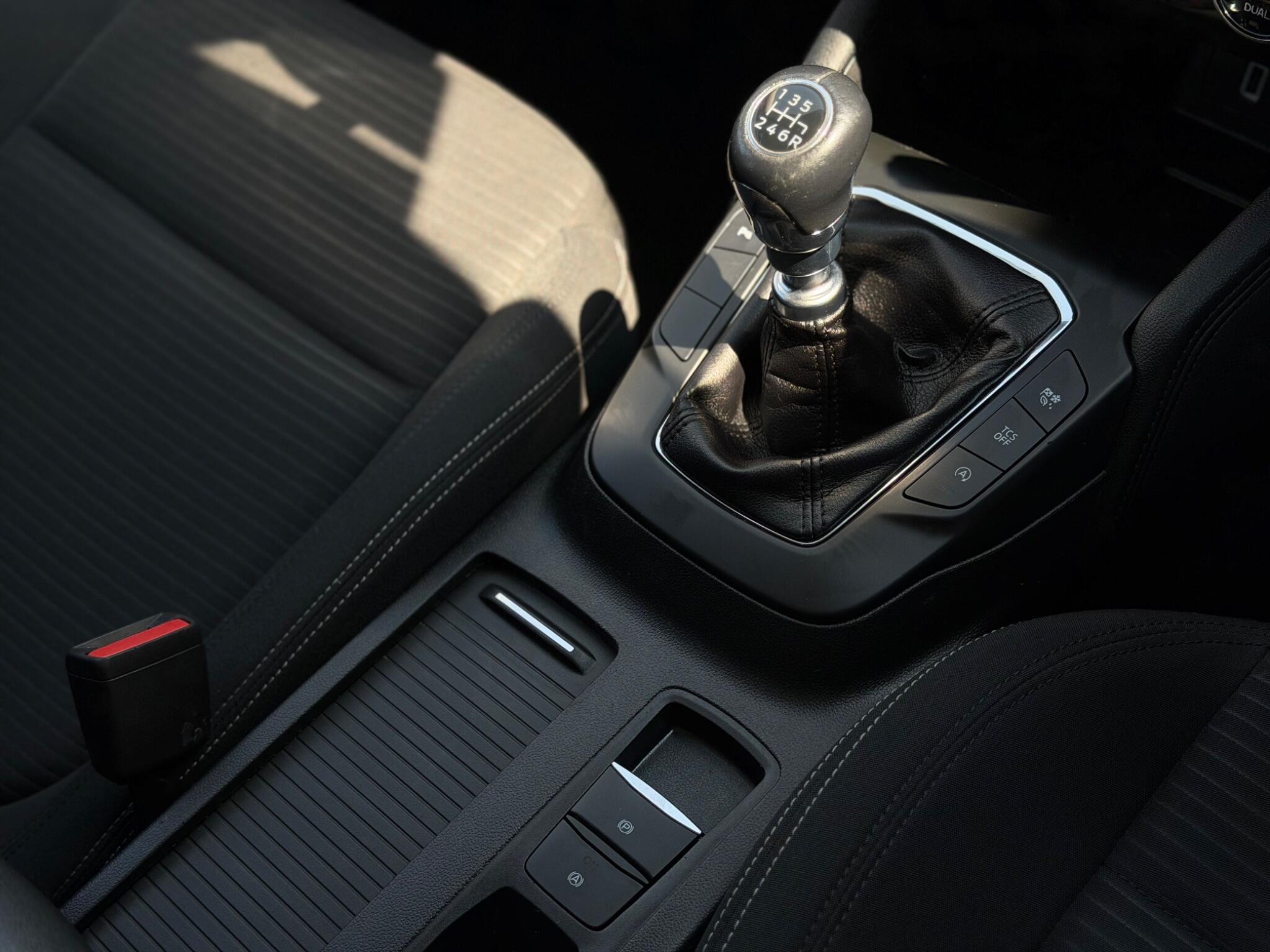 Ford Focus view 17
