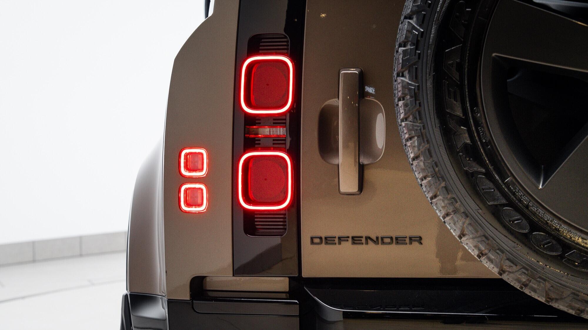 Land Rover Defender view 43