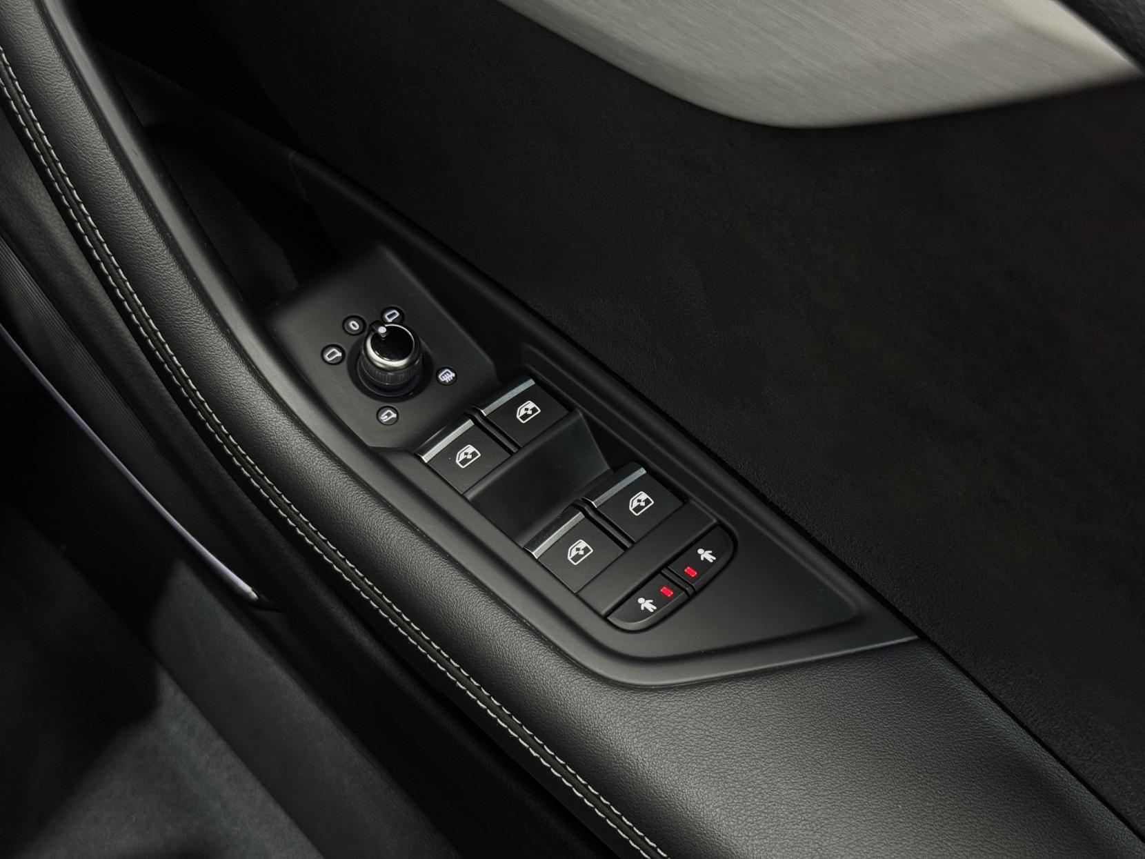 Audi S4 Avant view 50