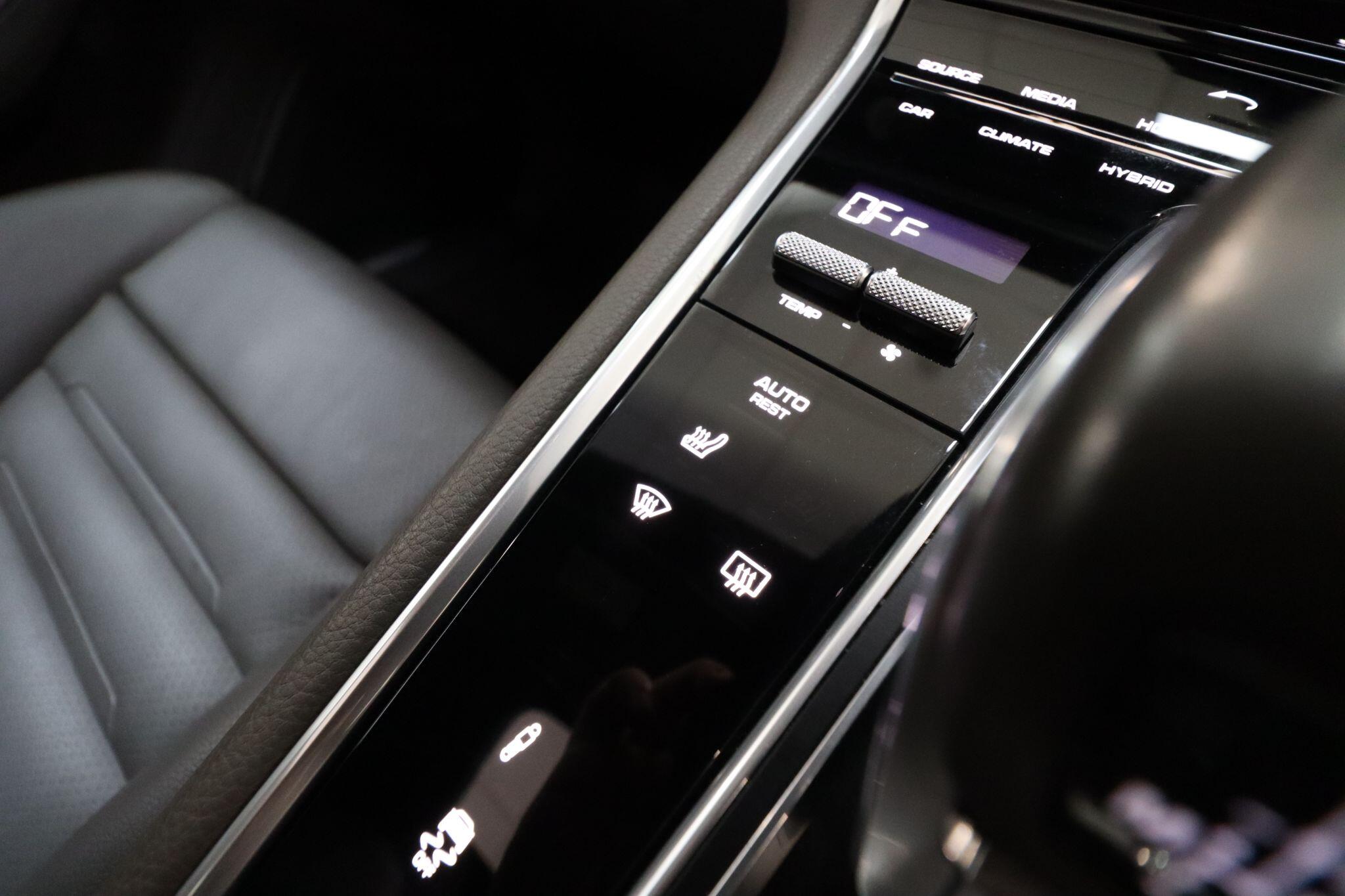 Porsche Panamera view 23
