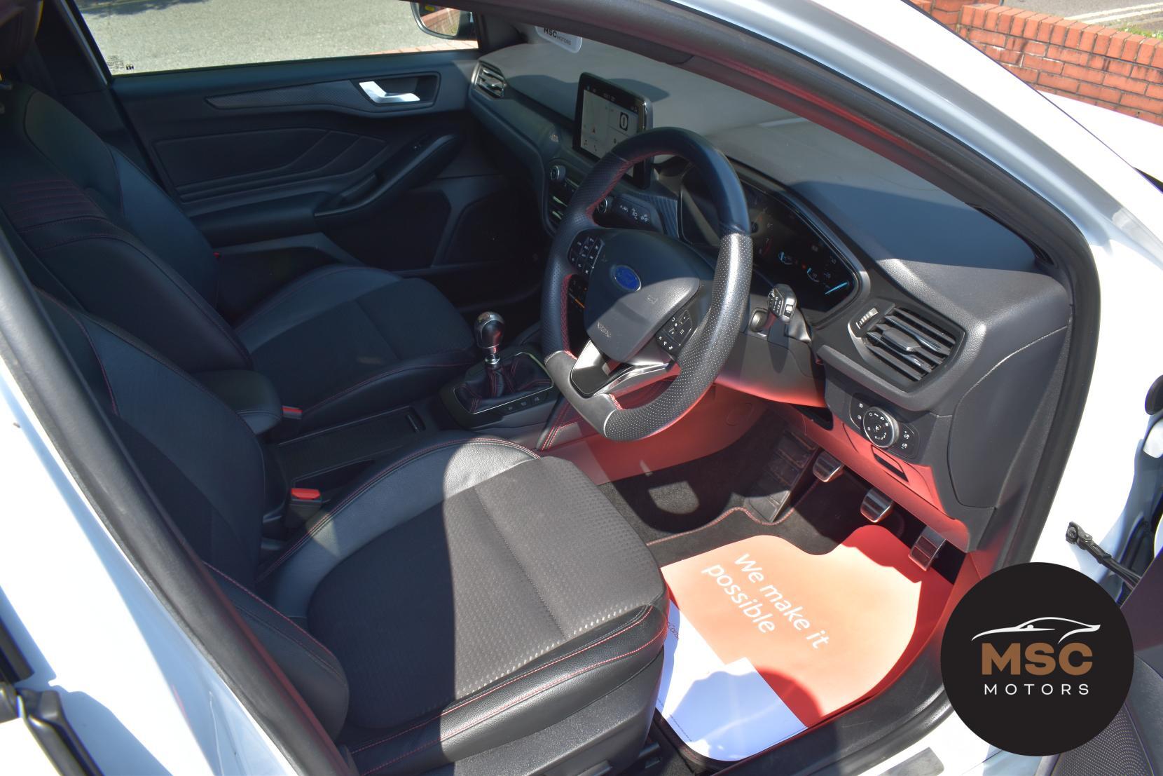 Ford Focus view 32