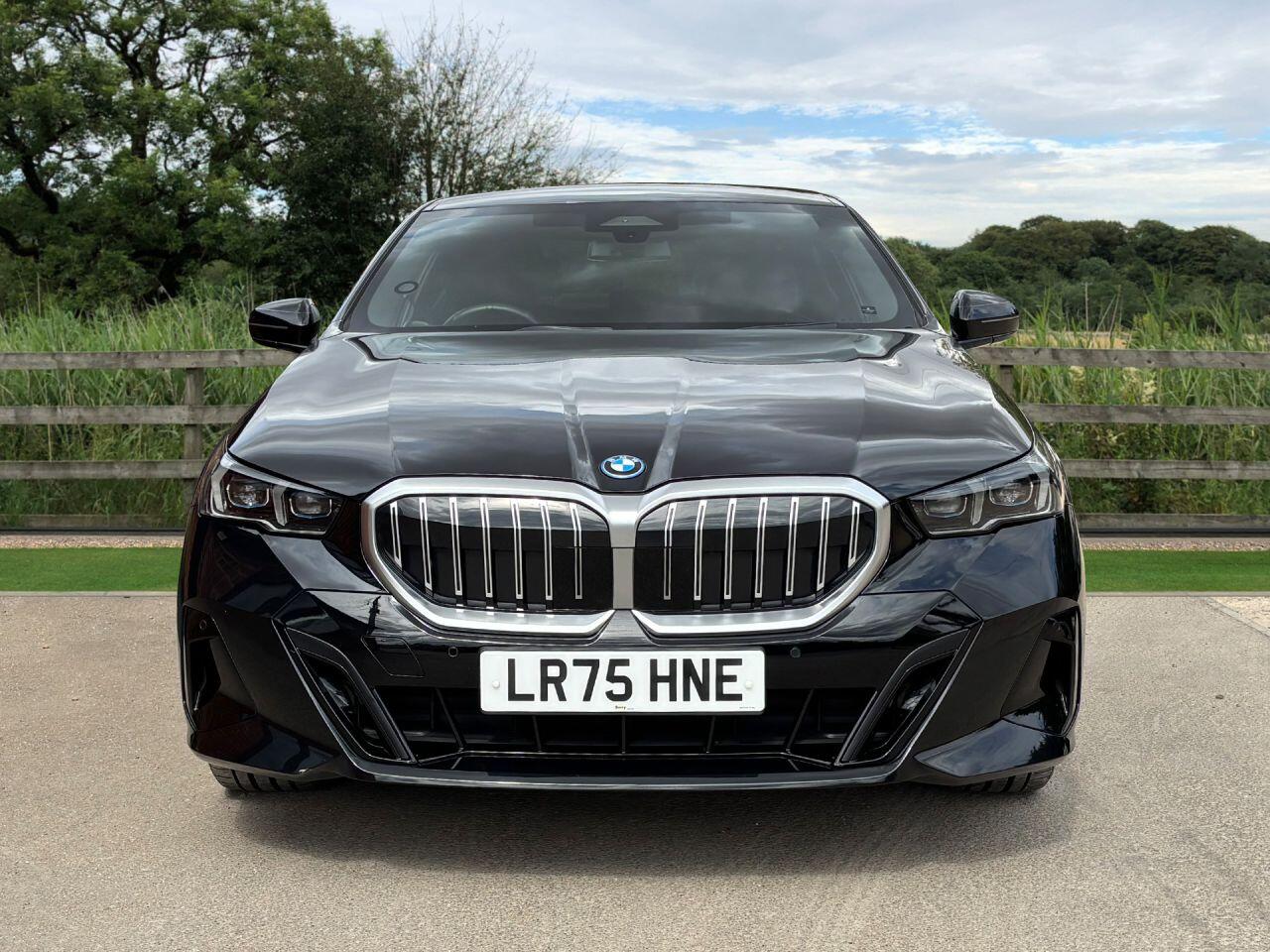 BMW 5 Series view 5
