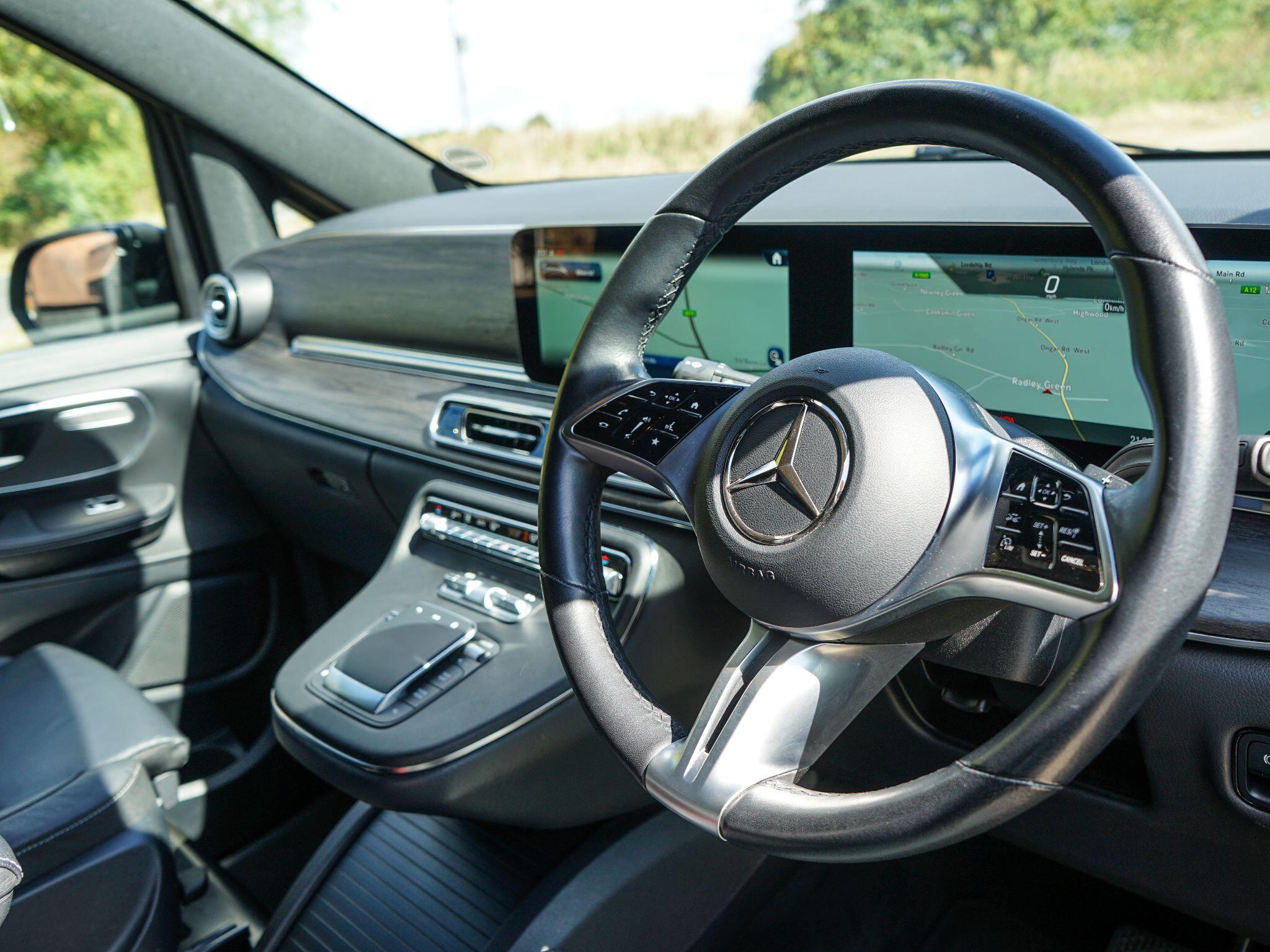 Mercedes-Benz V Class view 19