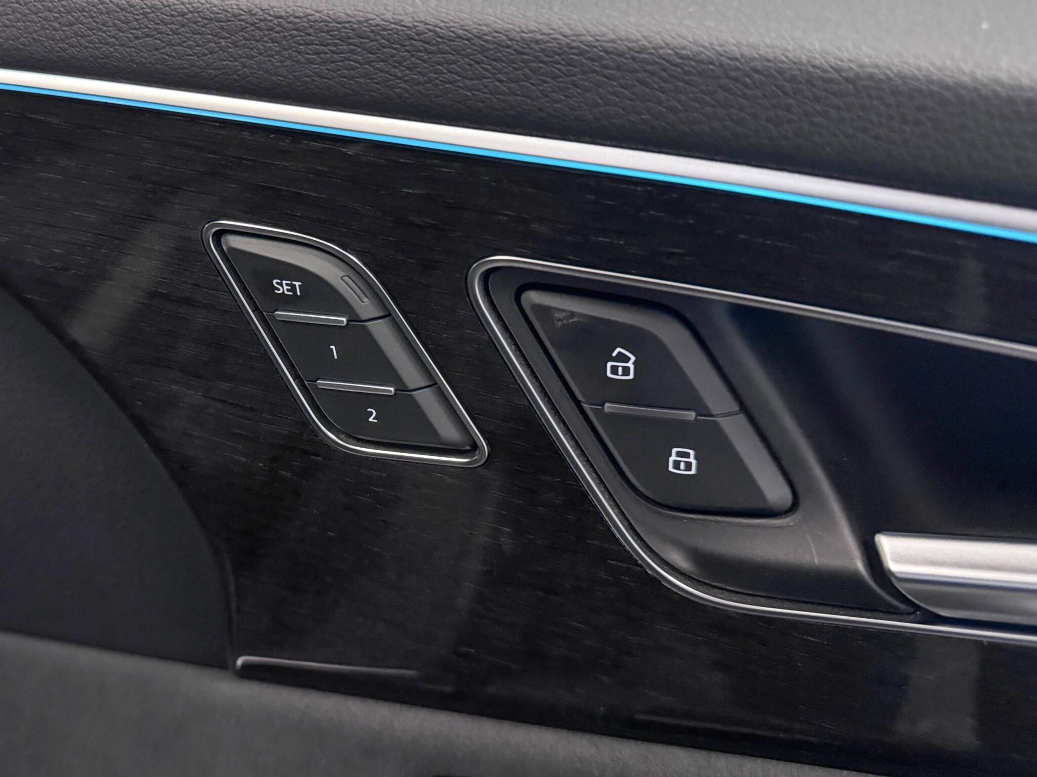 Audi Q8 view 19