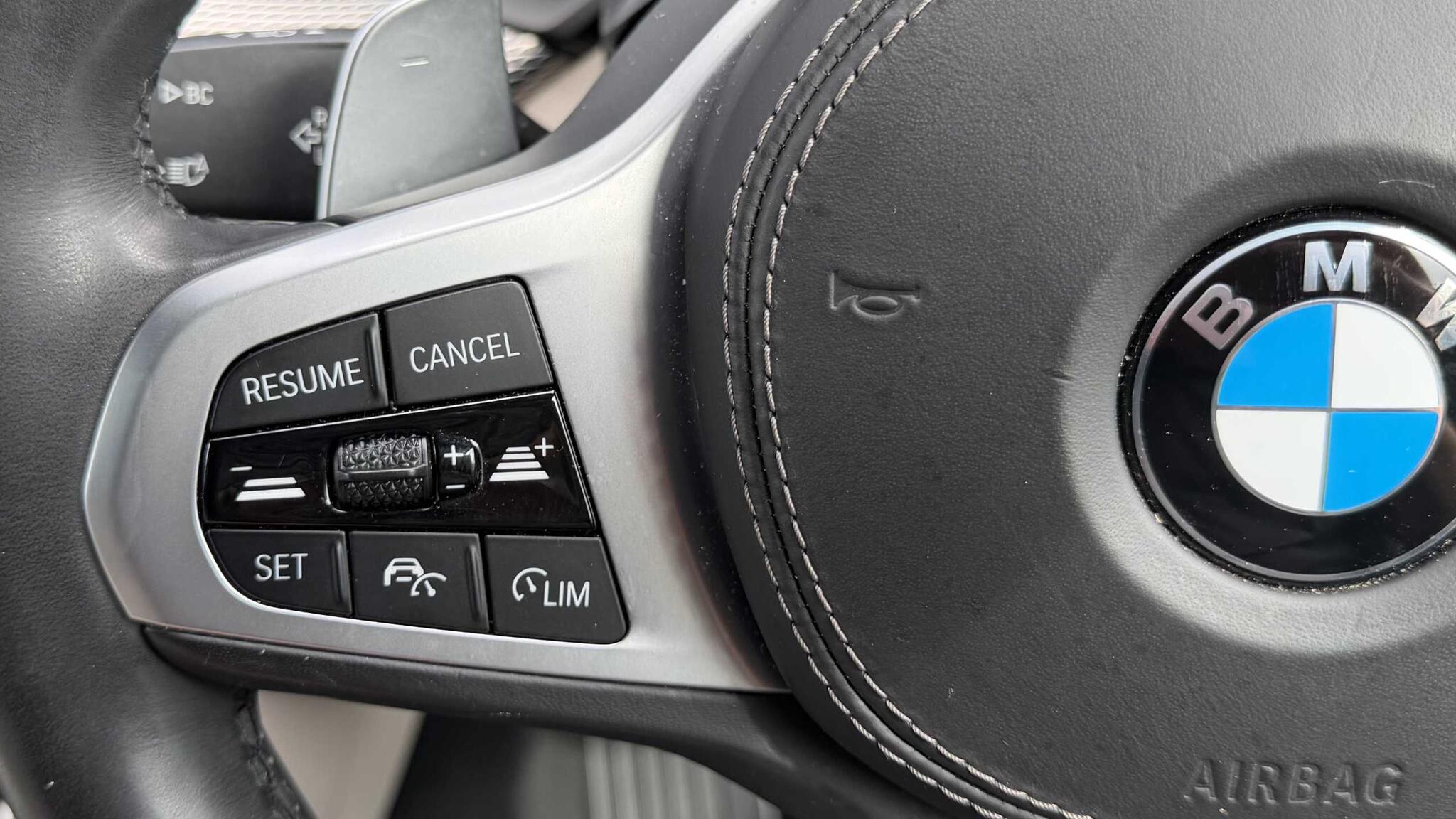 BMW X6 view 20