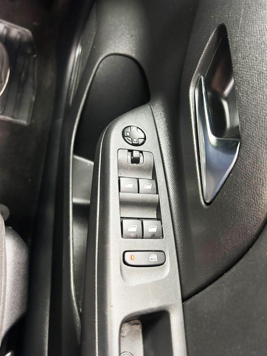 Vauxhall Corsa view 23