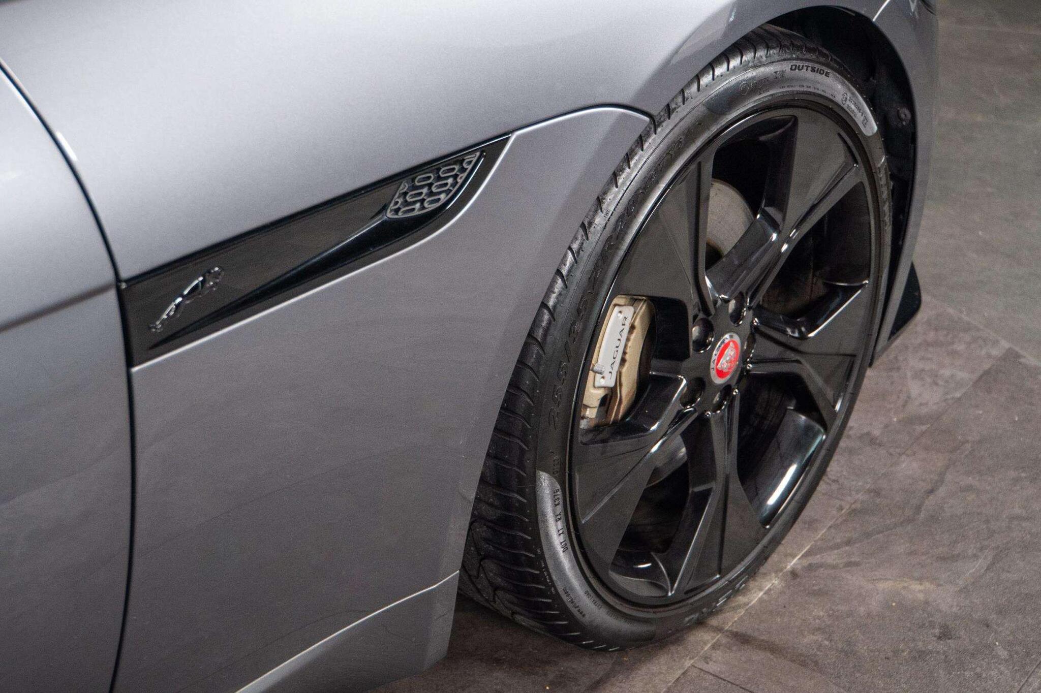 Jaguar F-Type view 9