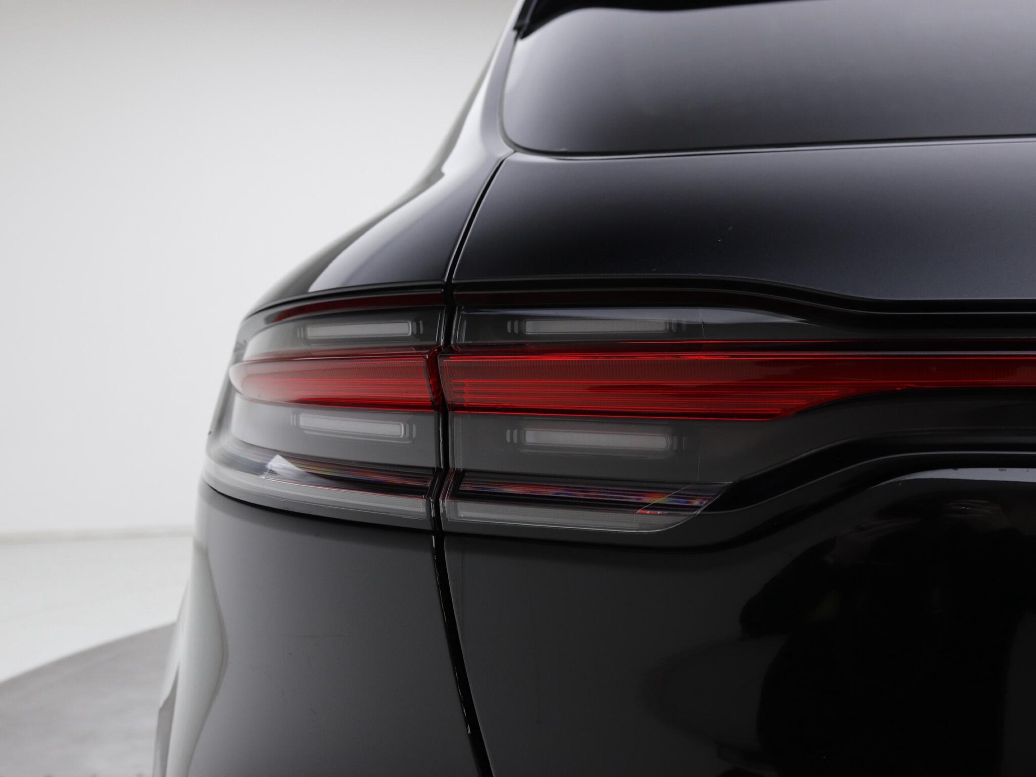 Porsche Macan view 22