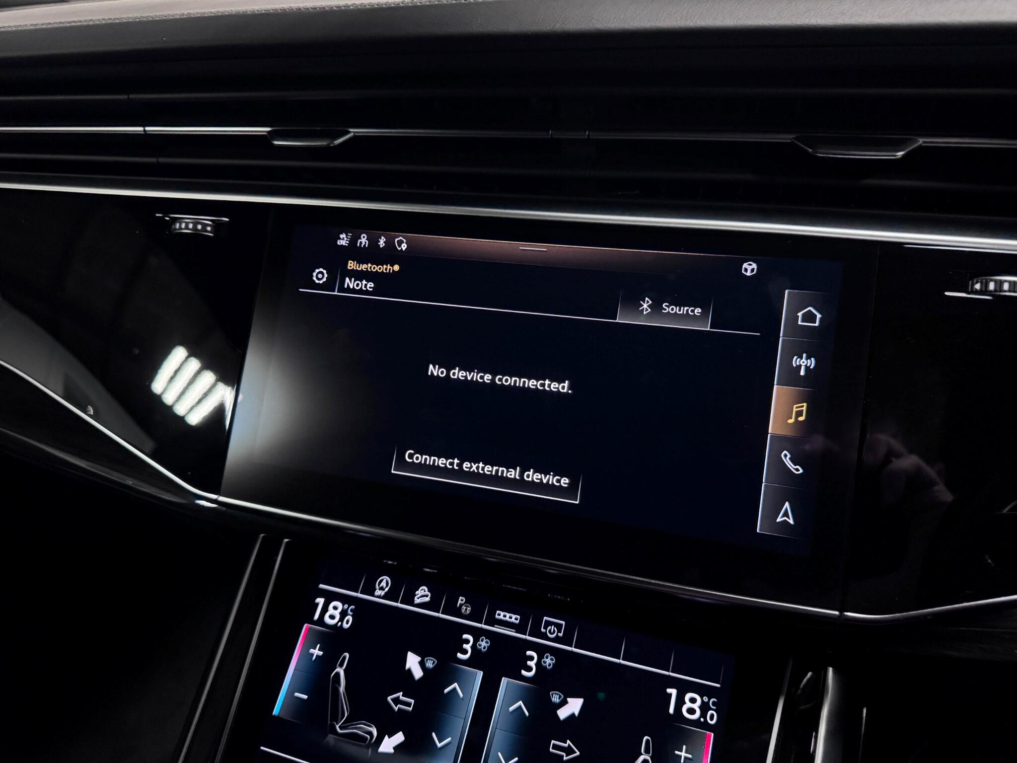 Audi SQ8 view 44