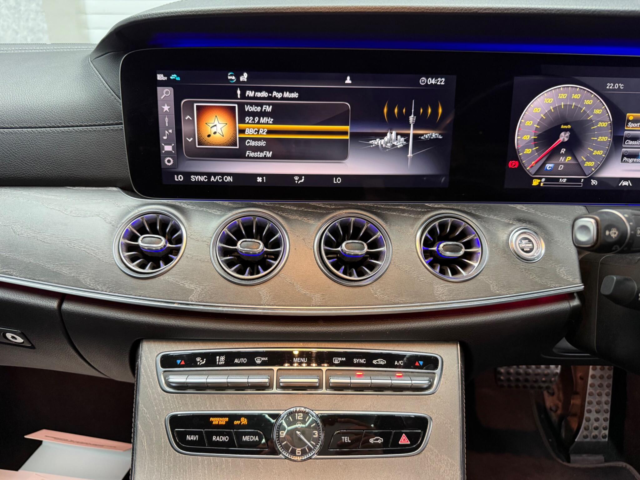Mercedes-Benz CLS view 13