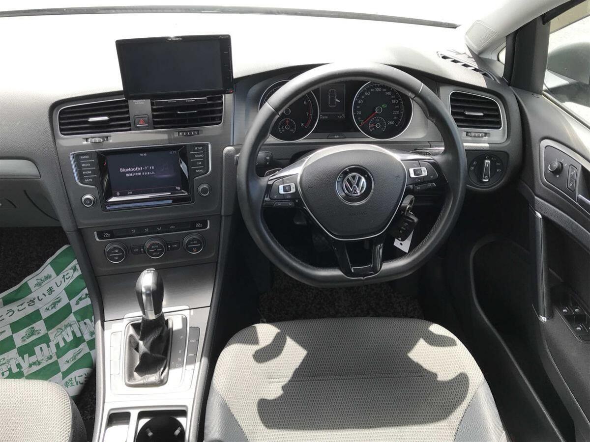 Volkswagen Golf view 13