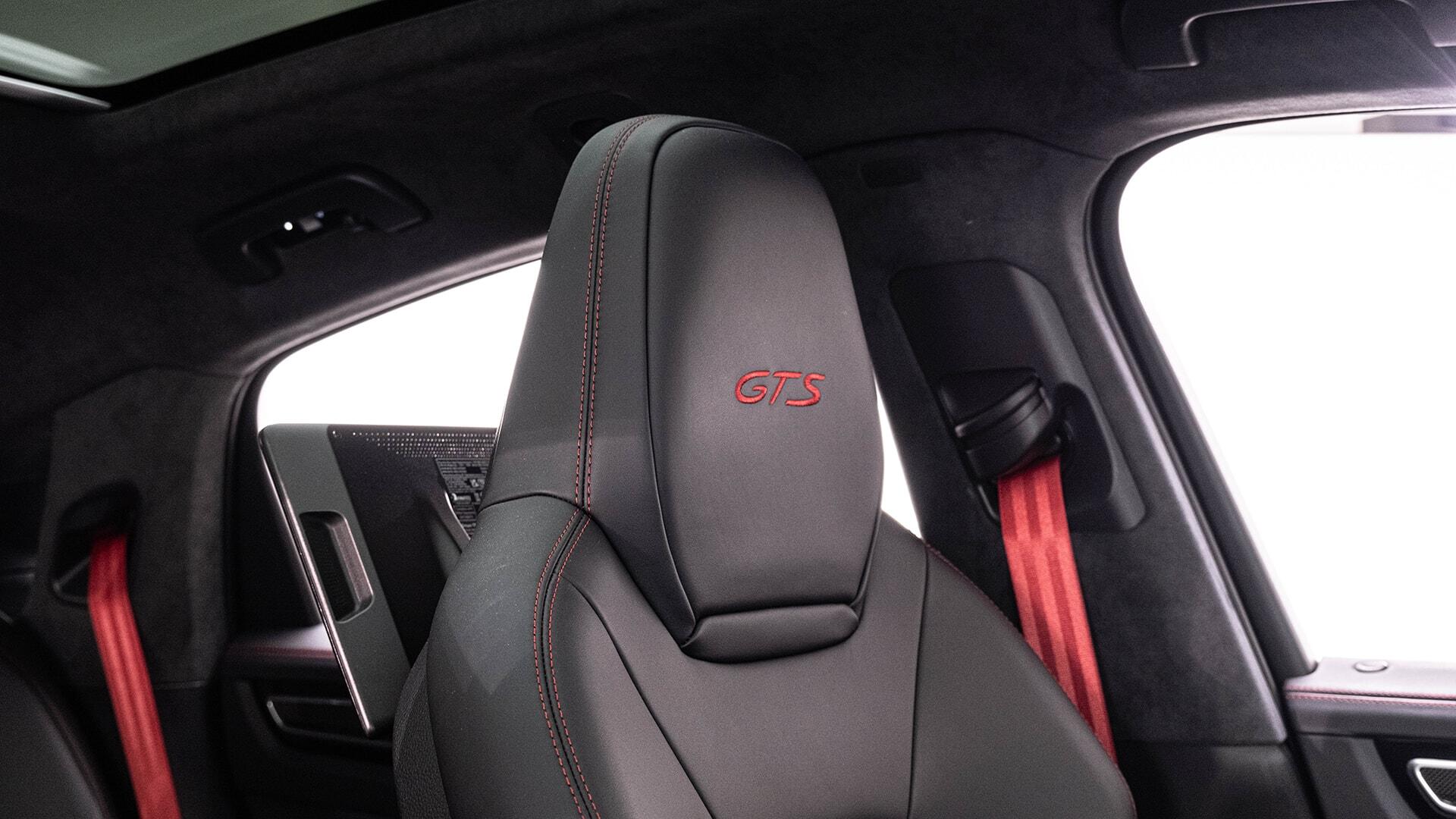 Porsche Cayenne view 15